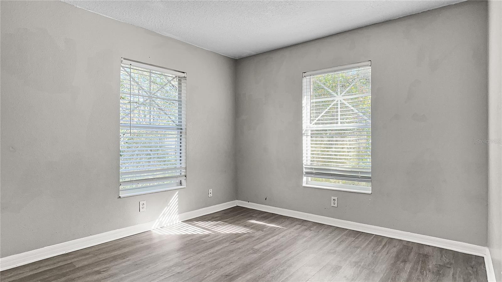 Image 8 of 19 For 9402 Charlesberg Drive