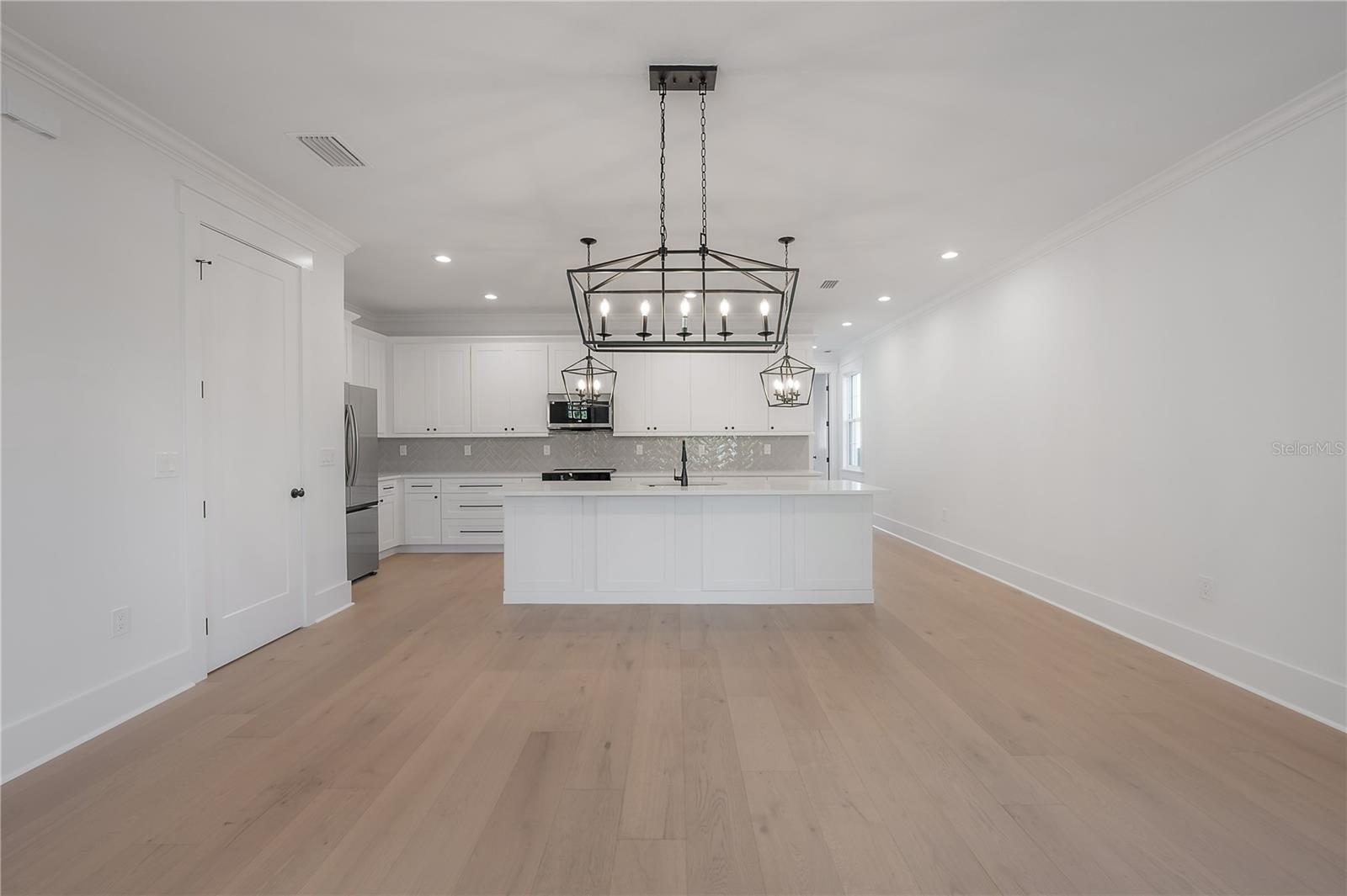 Image 13 of 59 For 801 North Street