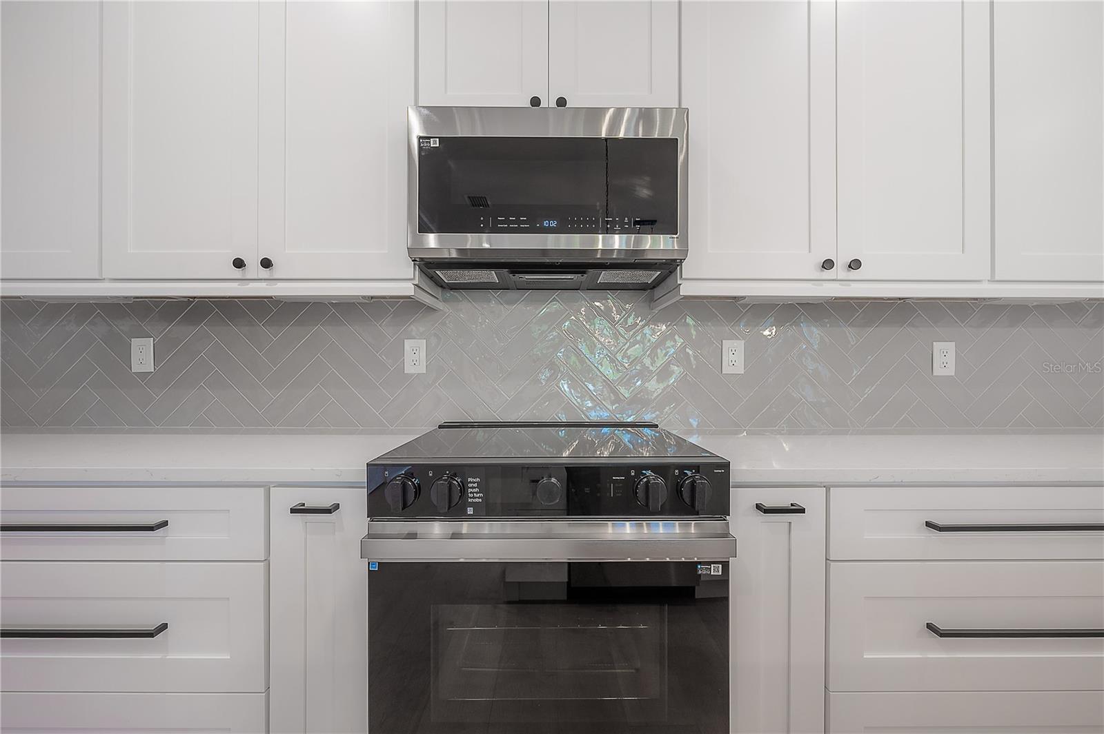 Image 17 of 59 For 801 North Street