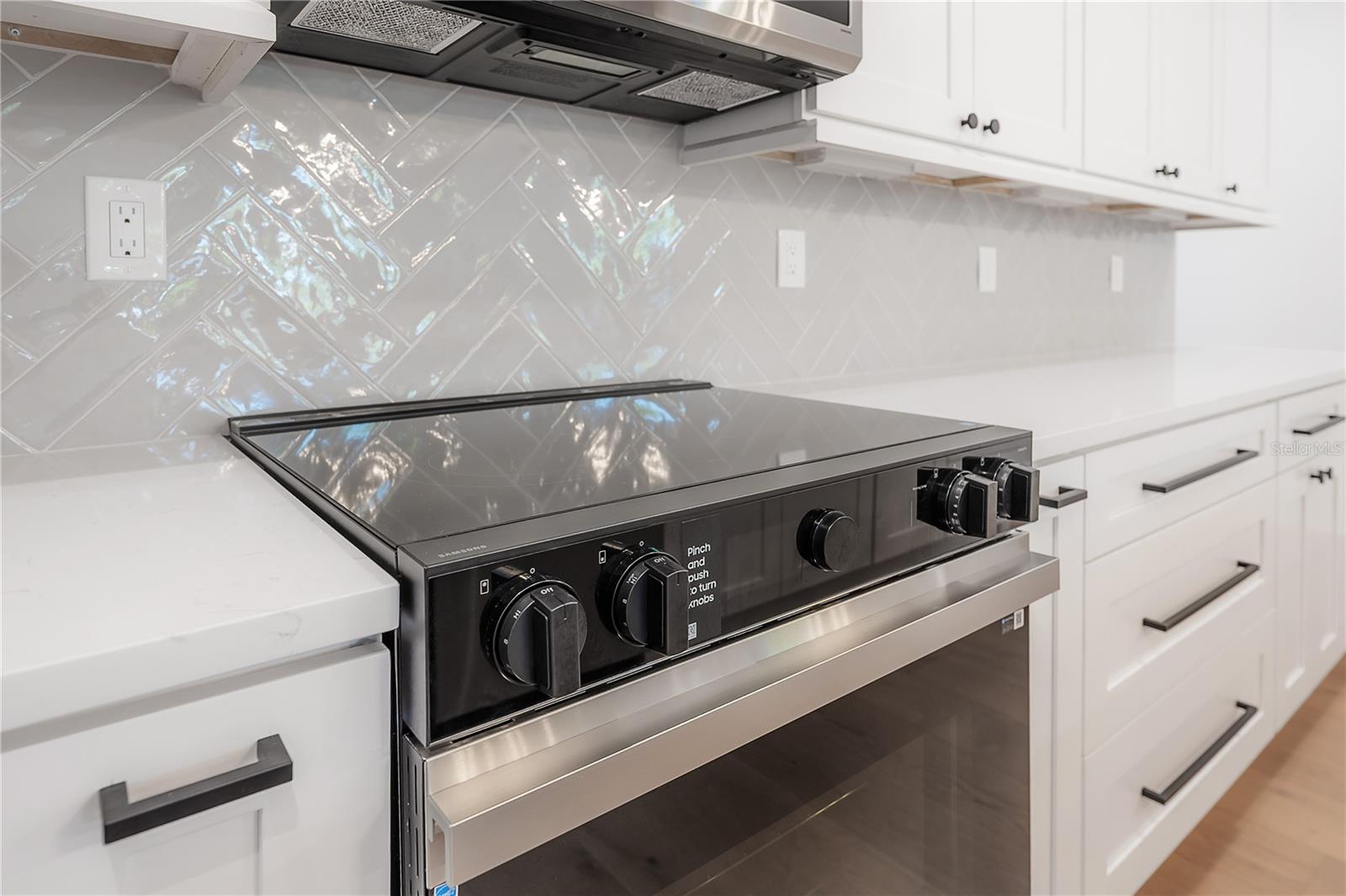 Image 18 of 59 For 801 North Street