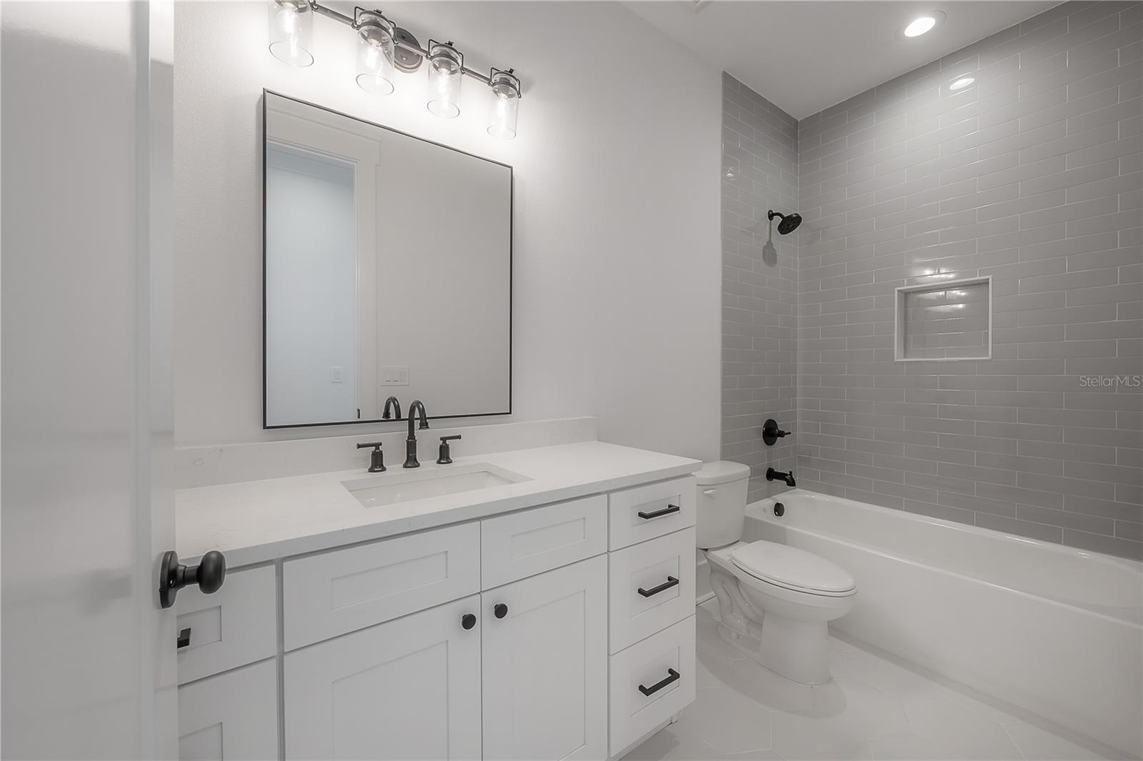 Image 25 of 59 For 801 North Street