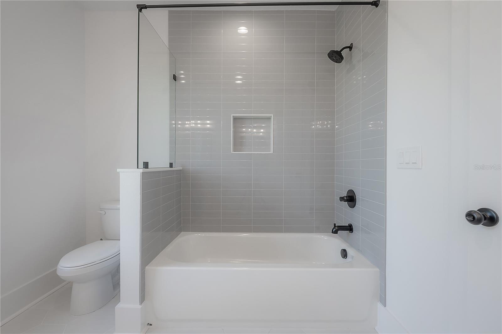 Image 48 of 59 For 801 North Street