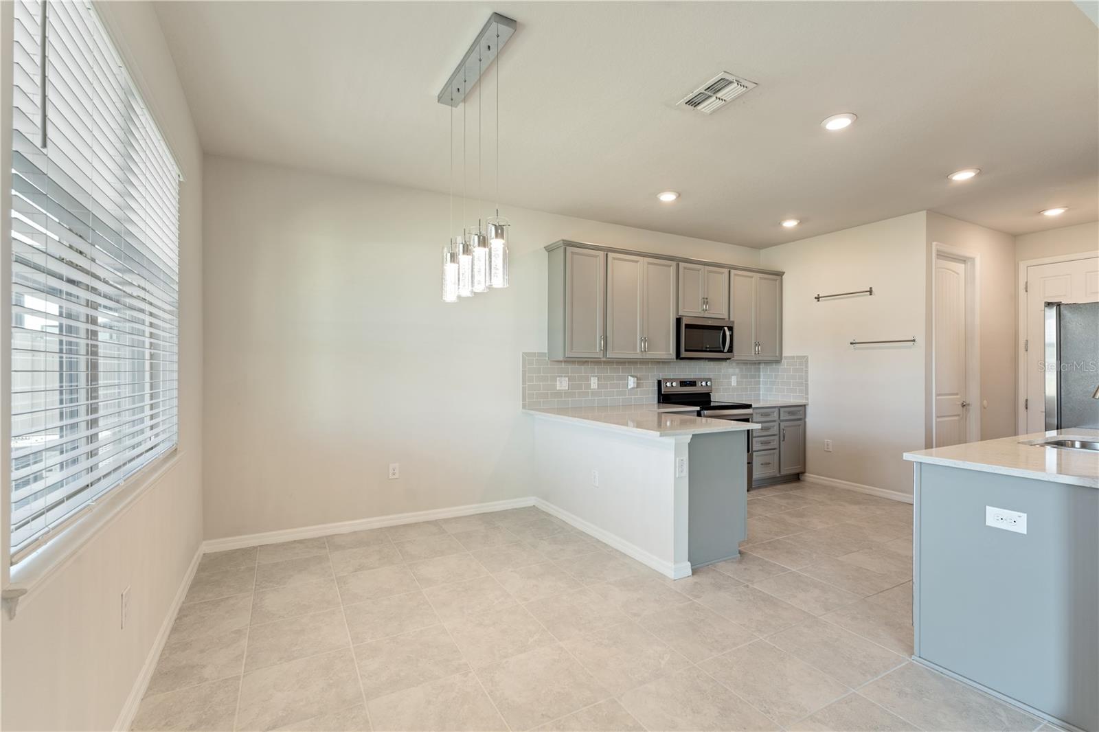 Image 15 of 53 For 7516 Yale Harbor Drive