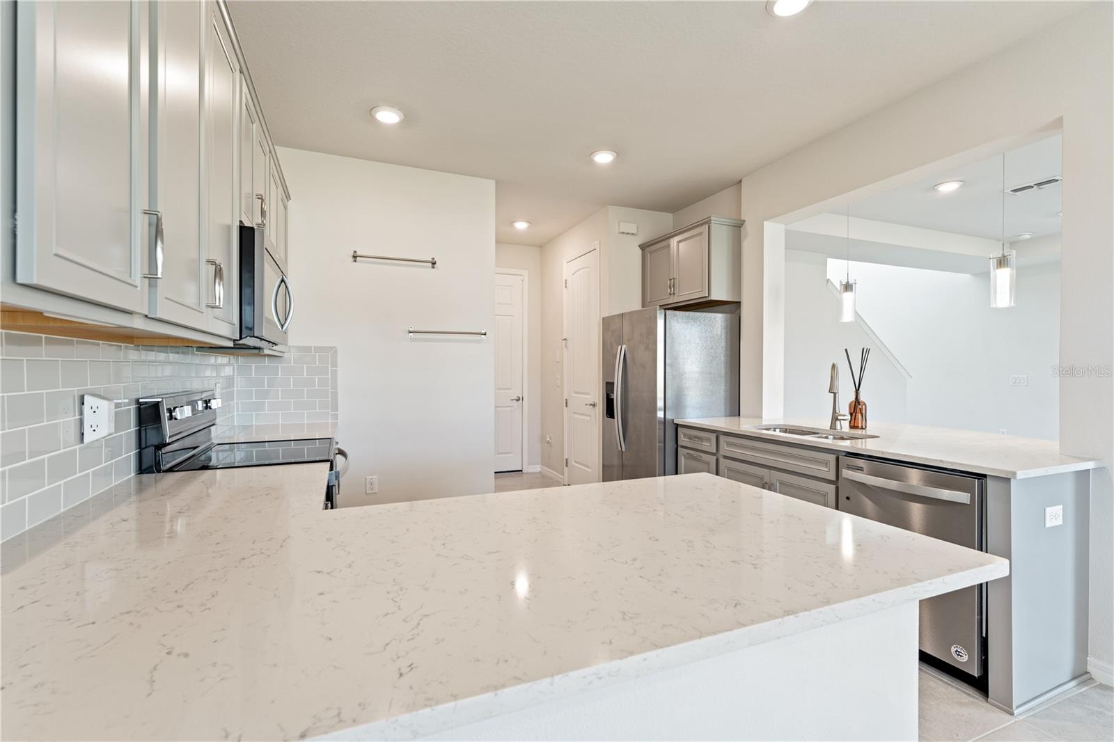 Image 18 of 53 For 7516 Yale Harbor Drive