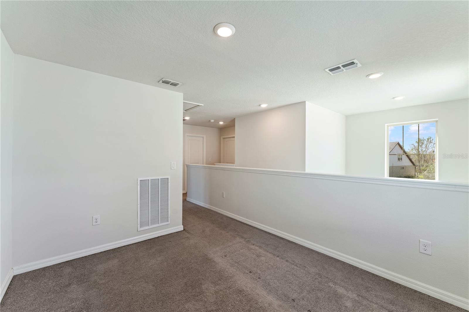 Image 26 of 53 For 7516 Yale Harbor Drive