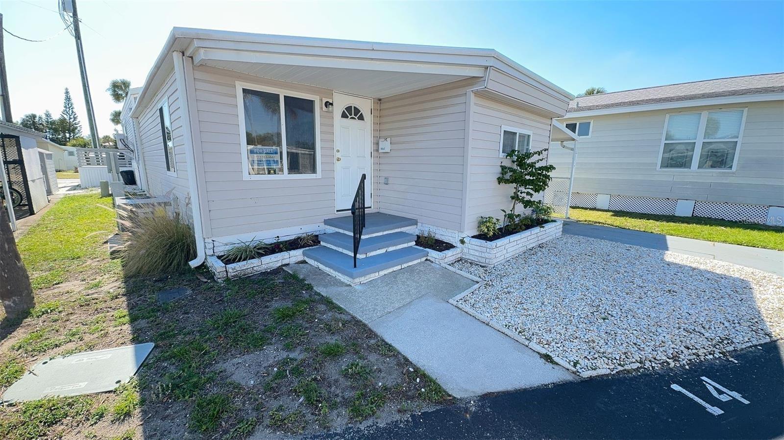 Image 2 of 40 For 4851 Gandy Boulevard B3l14