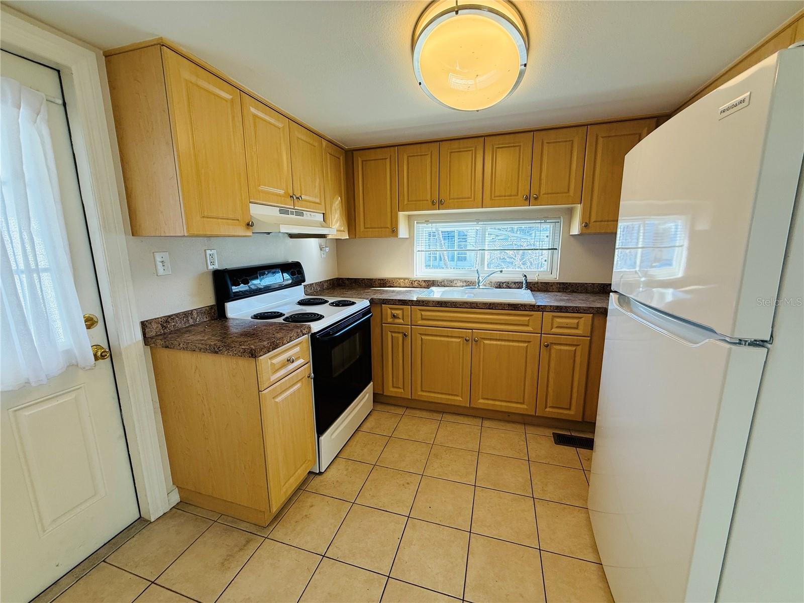 Image 3 of 40 For 4851 Gandy Boulevard B3l14