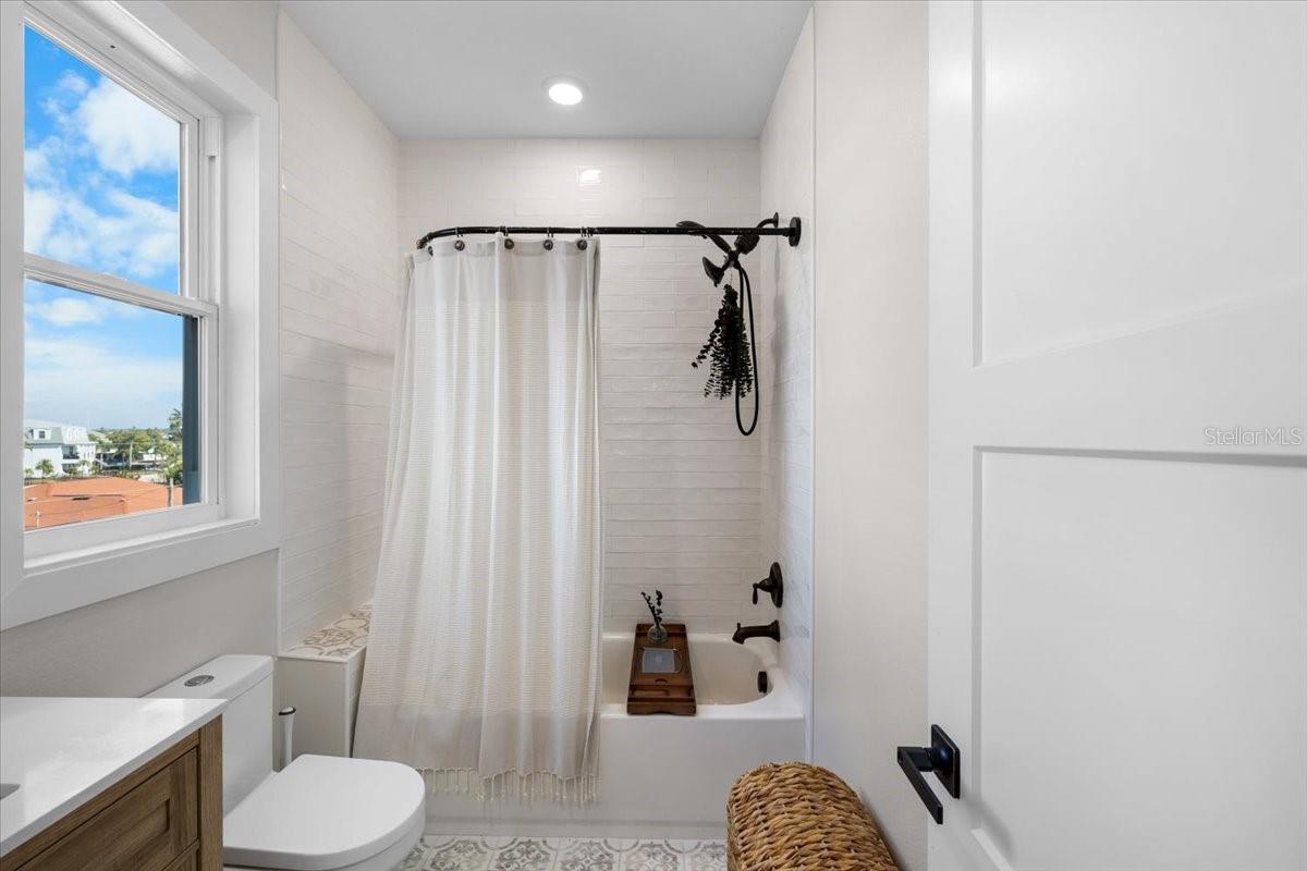 Image 41 of 59 For 3344 Gulfview Drive