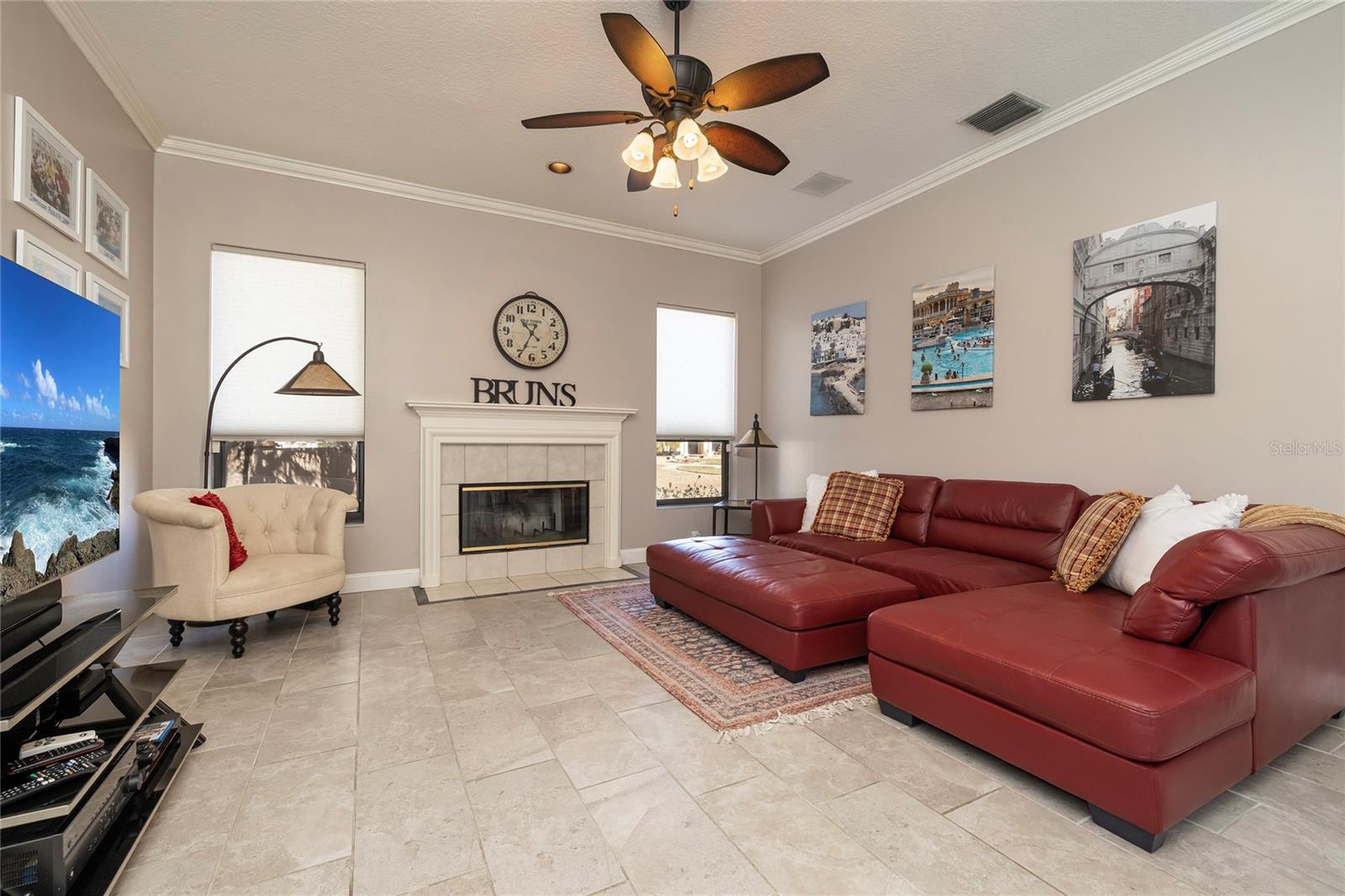 Listing photo id 21 for 1566 Huntleigh Court