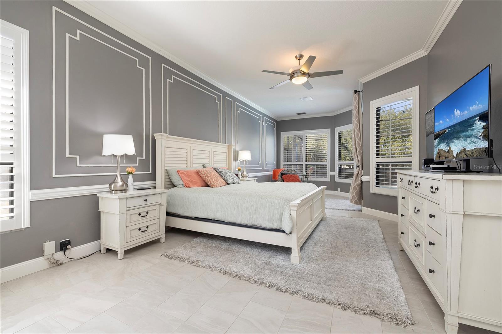 Listing photo id 1 for 1566 Huntleigh Court