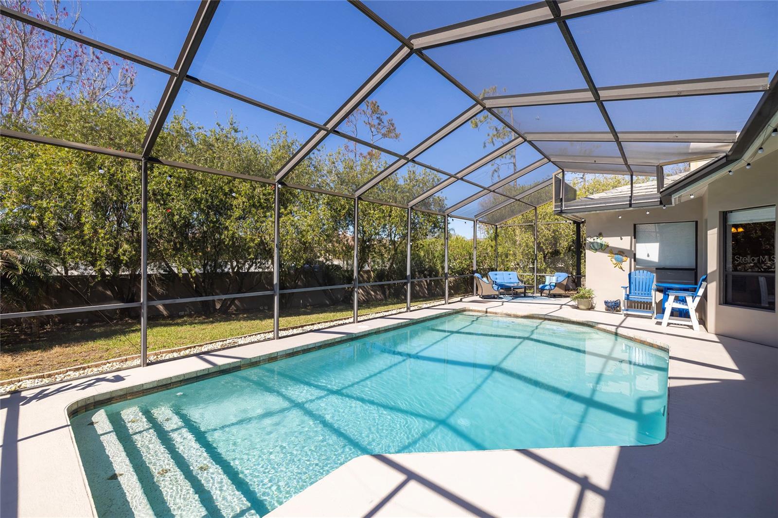 Listing photo id 36 for 1566 Huntleigh Court