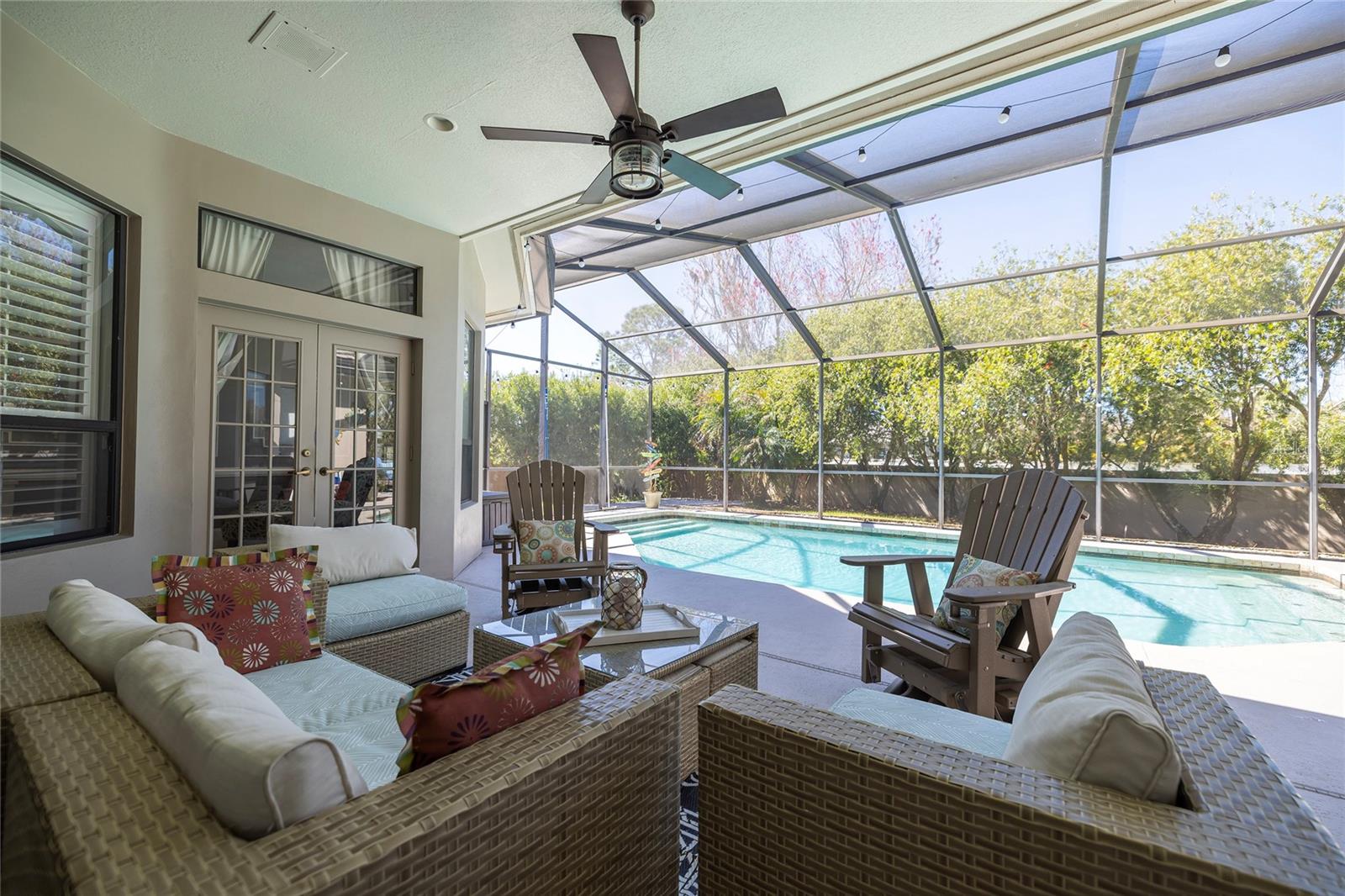 Listing photo id 41 for 1566 Huntleigh Court