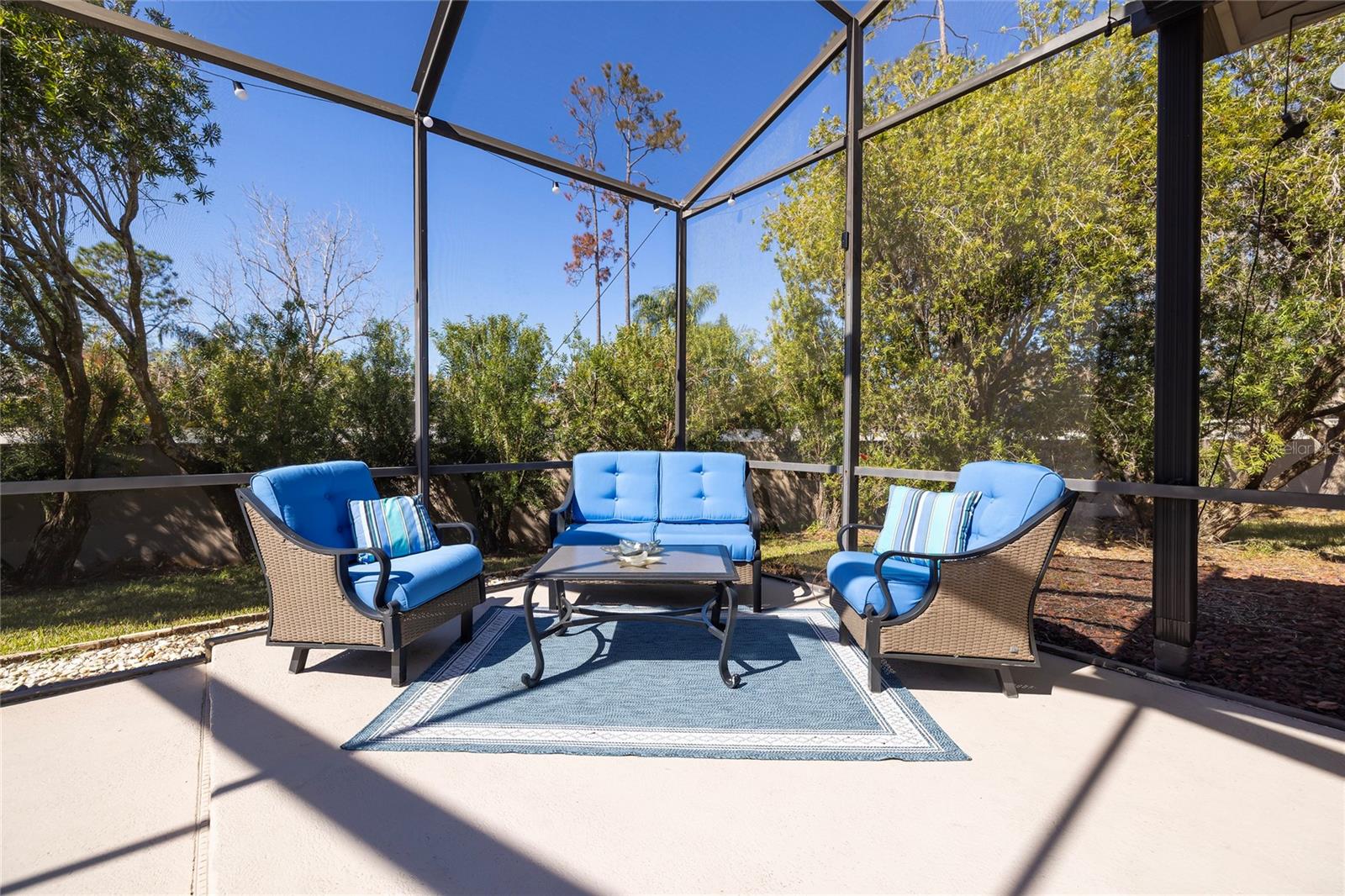 Listing photo id 44 for 1566 Huntleigh Court