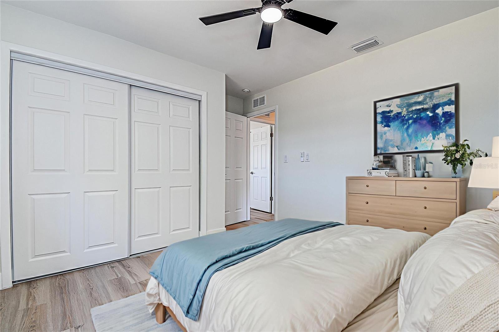 Image 17 of 33 For 6431 68th Avenue N