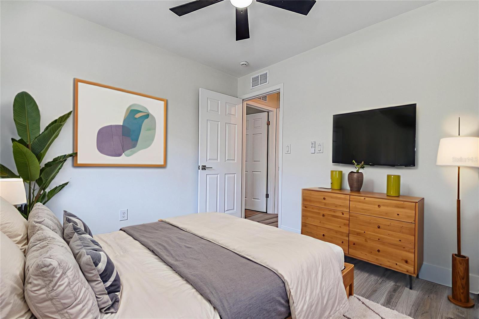 Image 20 of 33 For 6431 68th Avenue N