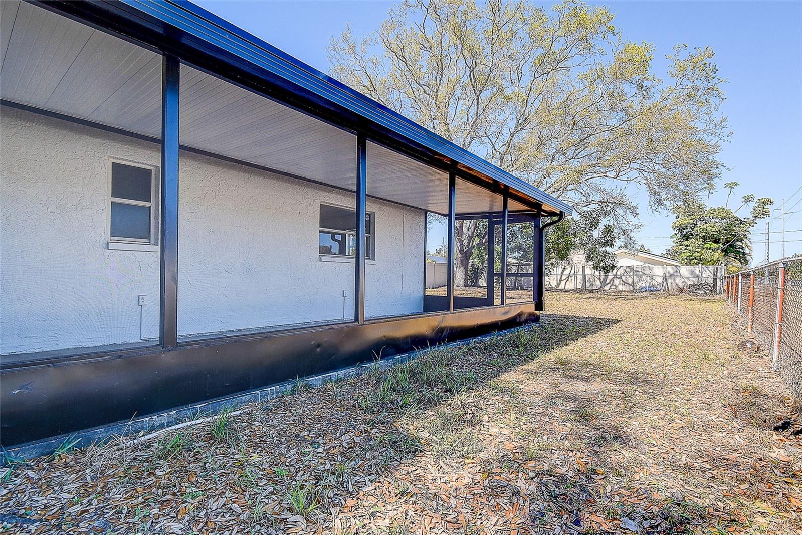 Image 22 of 33 For 6431 68th Avenue N