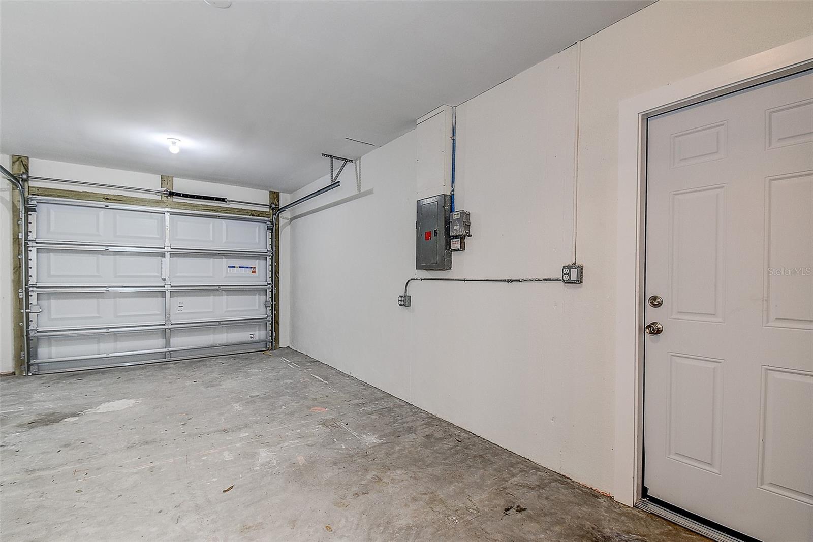 Image 25 of 33 For 6431 68th Avenue N