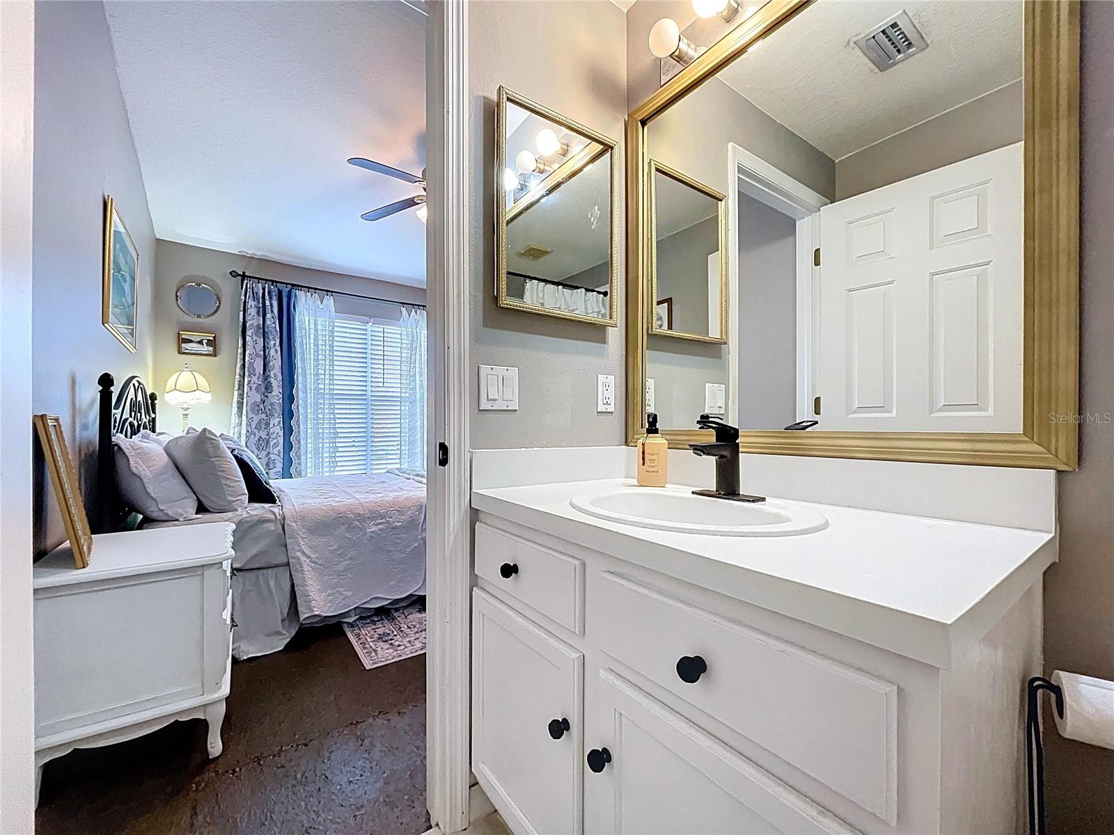 Image 20 of 31 For 12711 Sunland Court