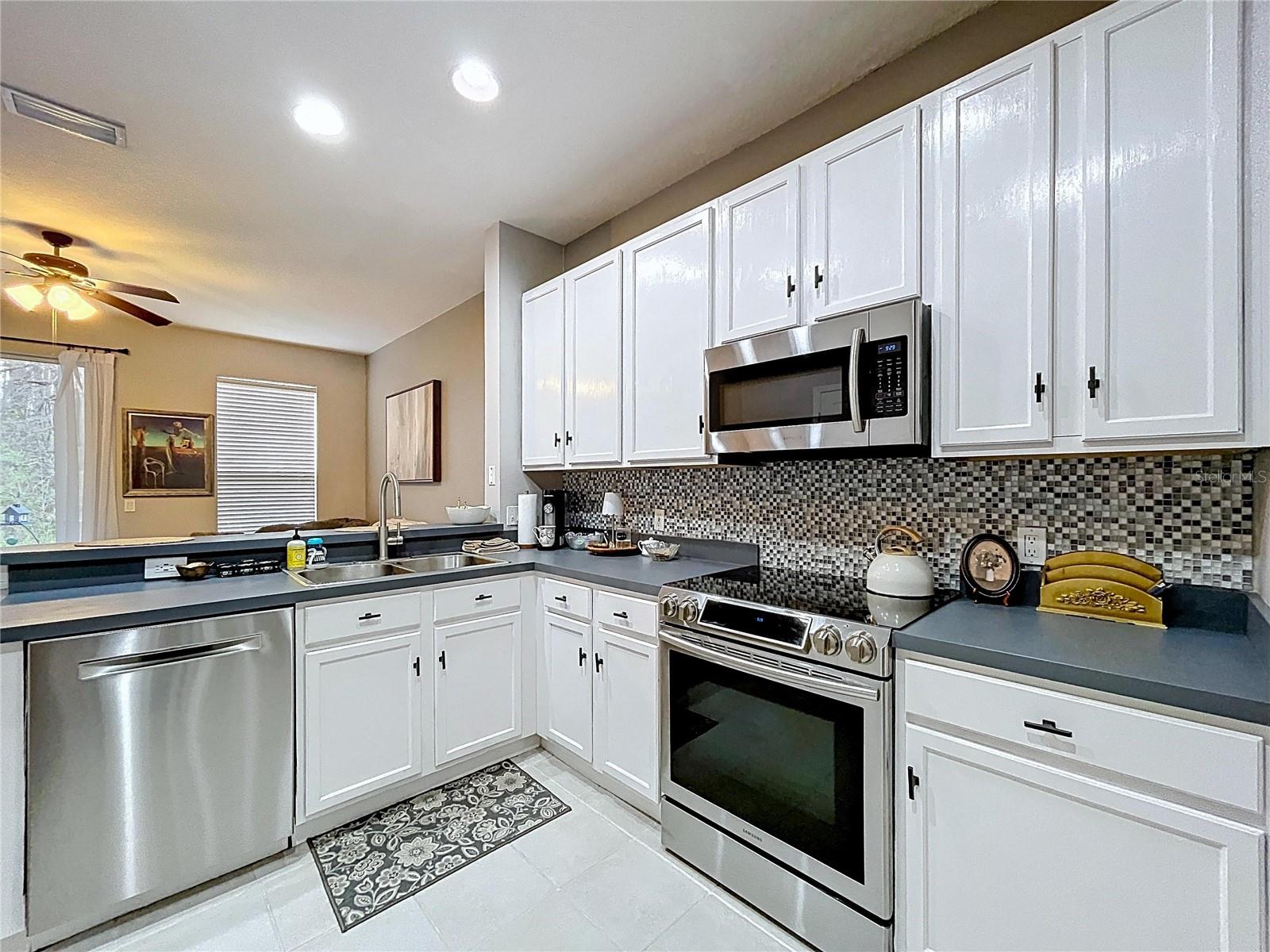 Image 7 of 31 For 12711 Sunland Court