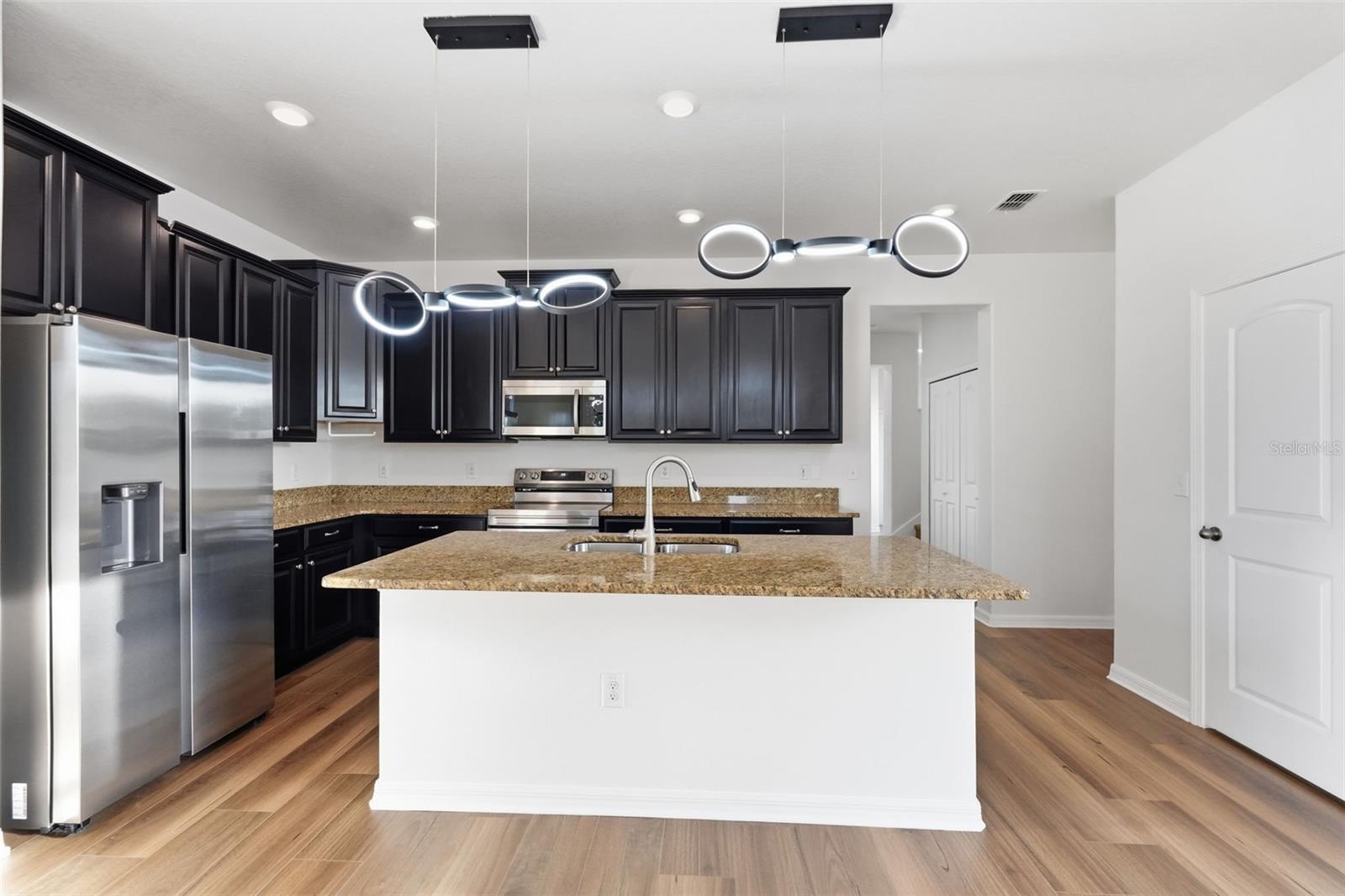 Image 14 of 63 For 13941 Lugano Court