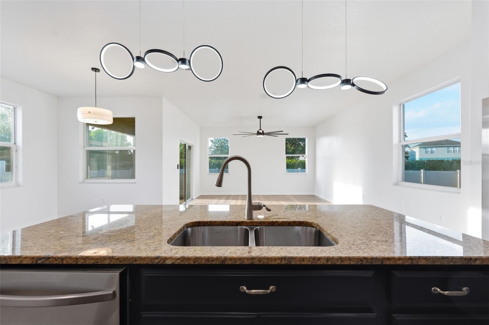 Image 16 of 63 For 13941 Lugano Court