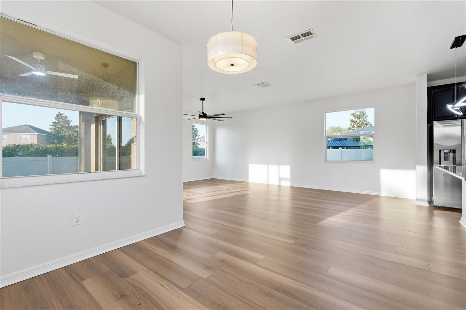 Image 21 of 63 For 13941 Lugano Court