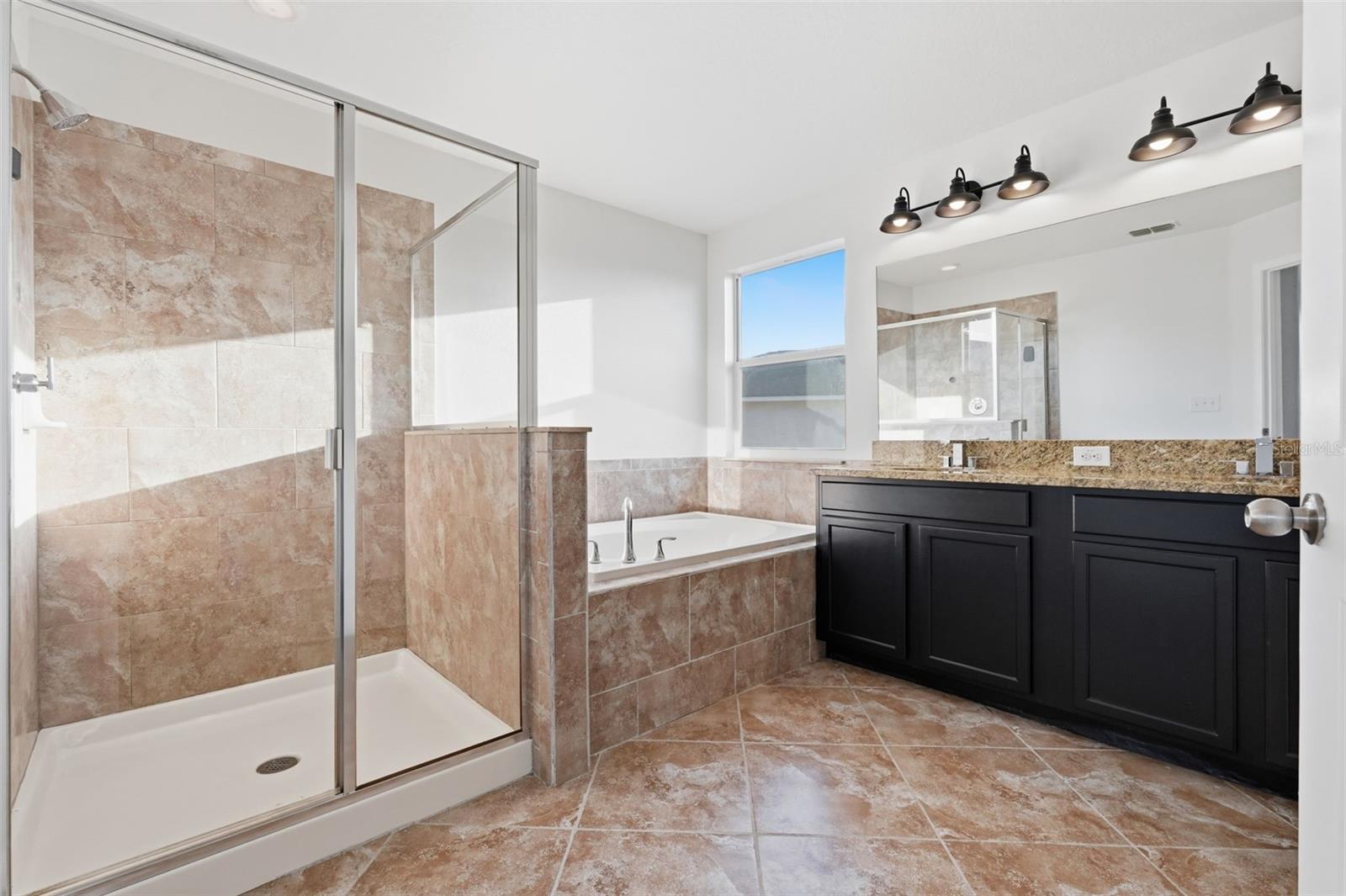 Image 6 of 63 For 13941 Lugano Court