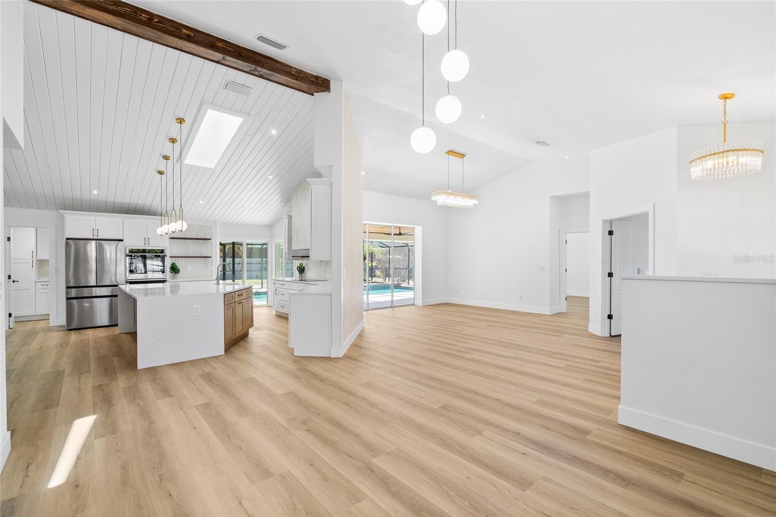 Image 12 of 78 For 512 Crystal Grove Boulevard