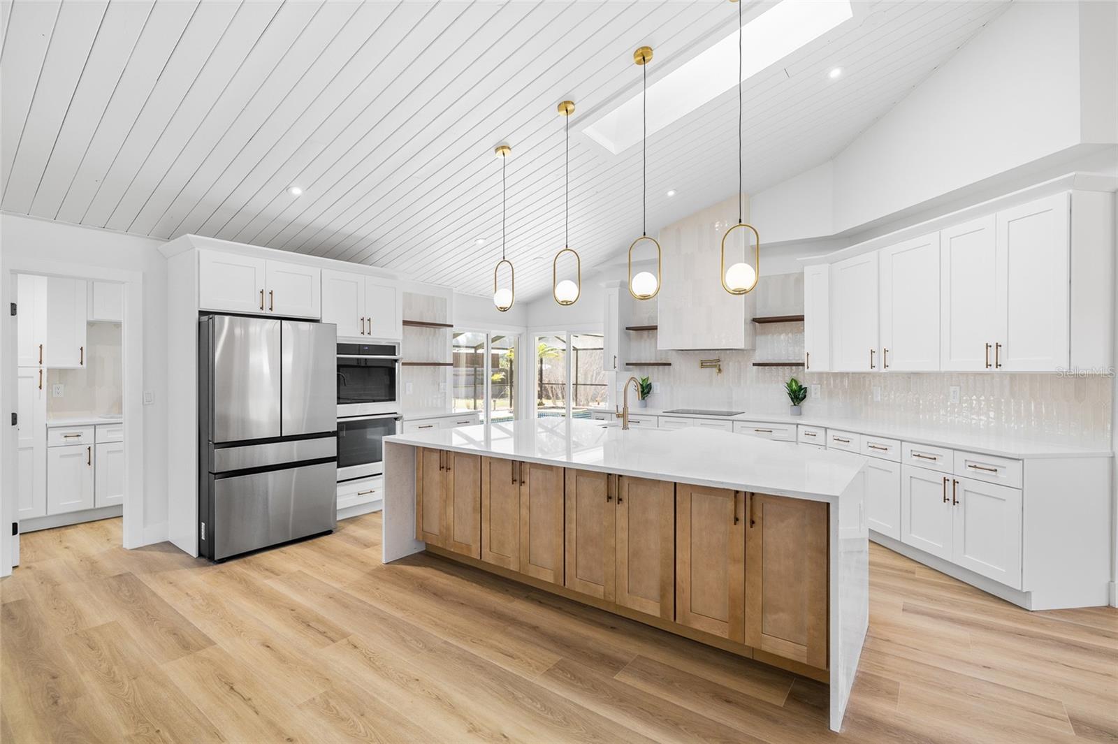 Image 13 of 78 For 512 Crystal Grove Boulevard