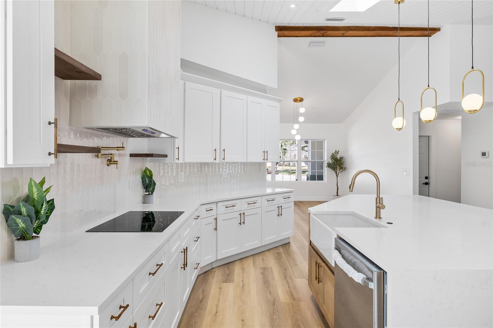 Image 16 of 78 For 512 Crystal Grove Boulevard