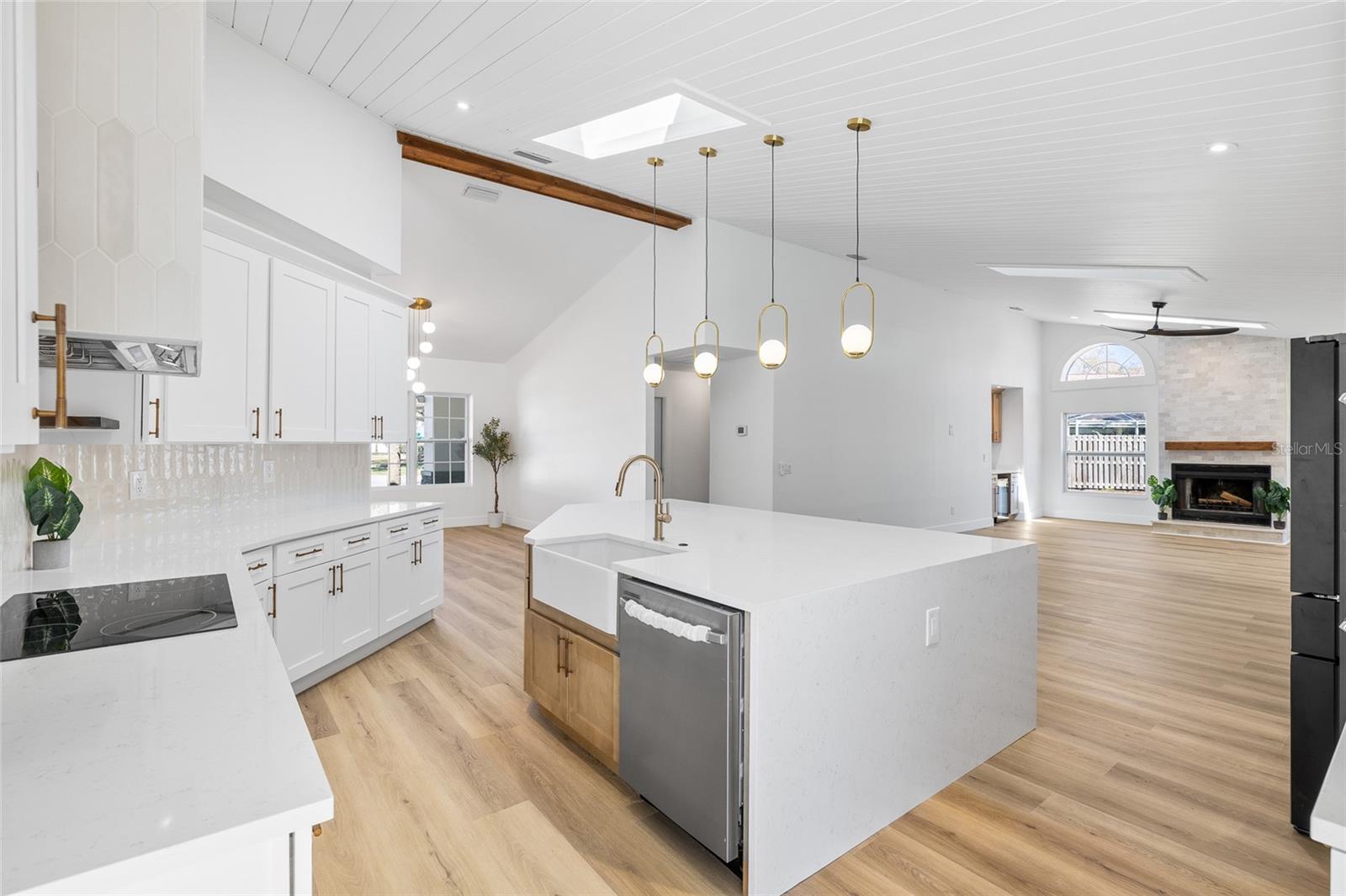 Image 17 of 78 For 512 Crystal Grove Boulevard