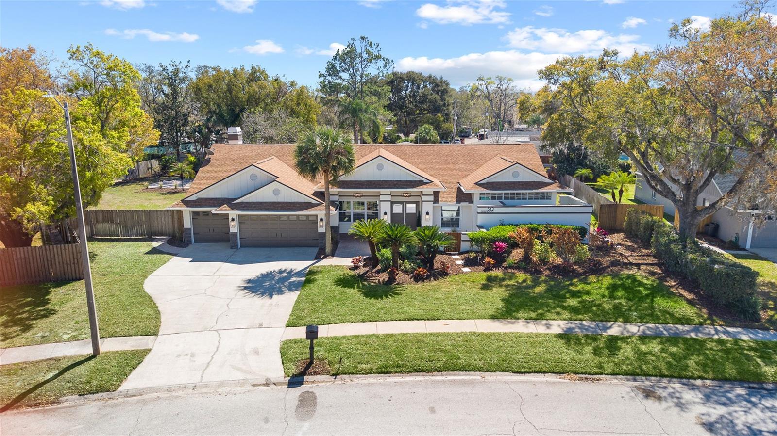 Image 2 of 78 For 512 Crystal Grove Boulevard