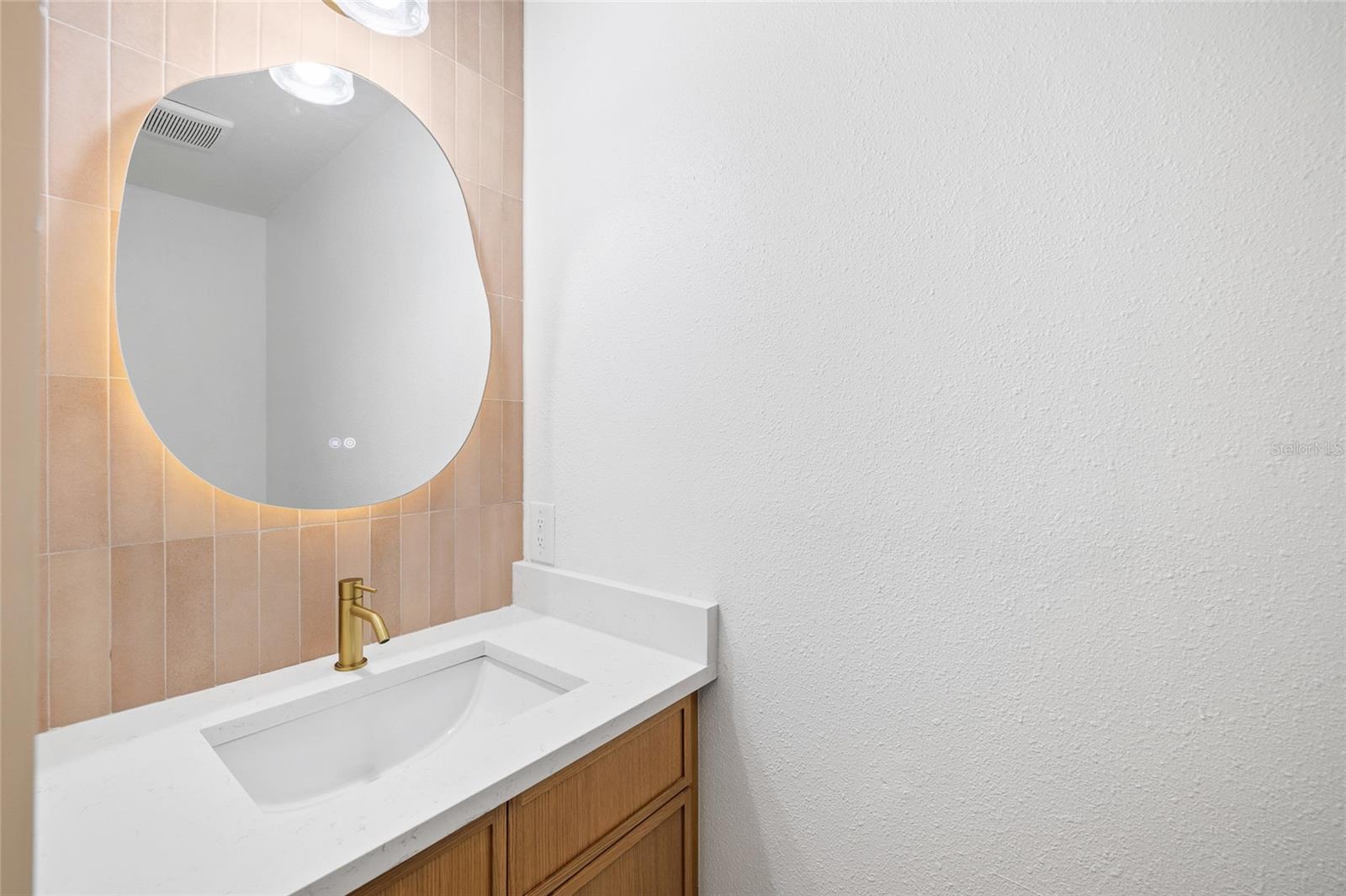 Image 23 of 78 For 512 Crystal Grove Boulevard