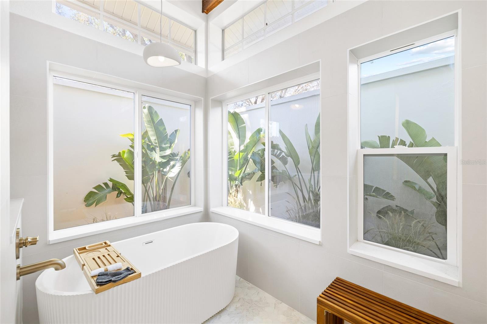 Image 30 of 78 For 512 Crystal Grove Boulevard