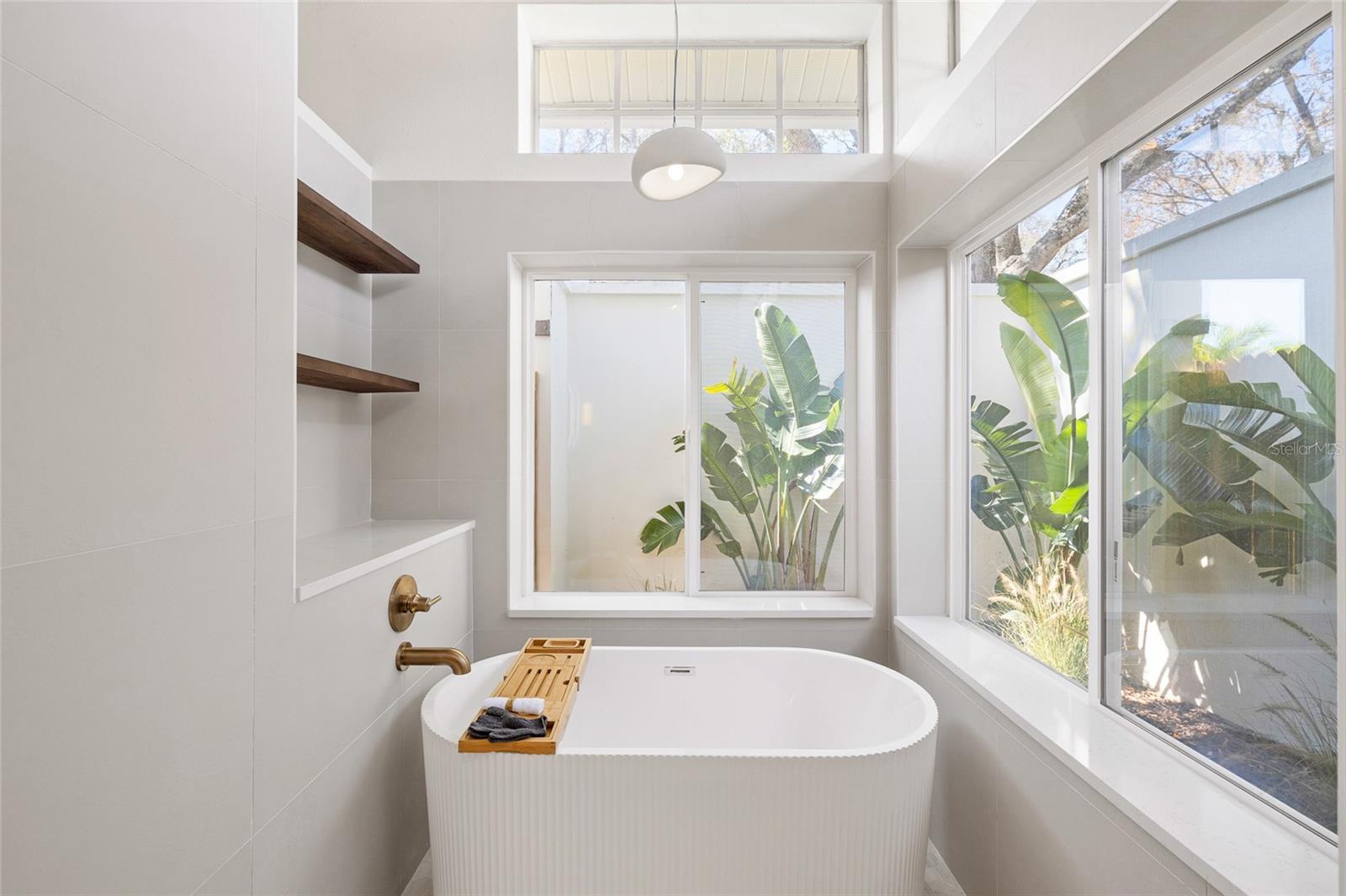 Image 32 of 78 For 512 Crystal Grove Boulevard