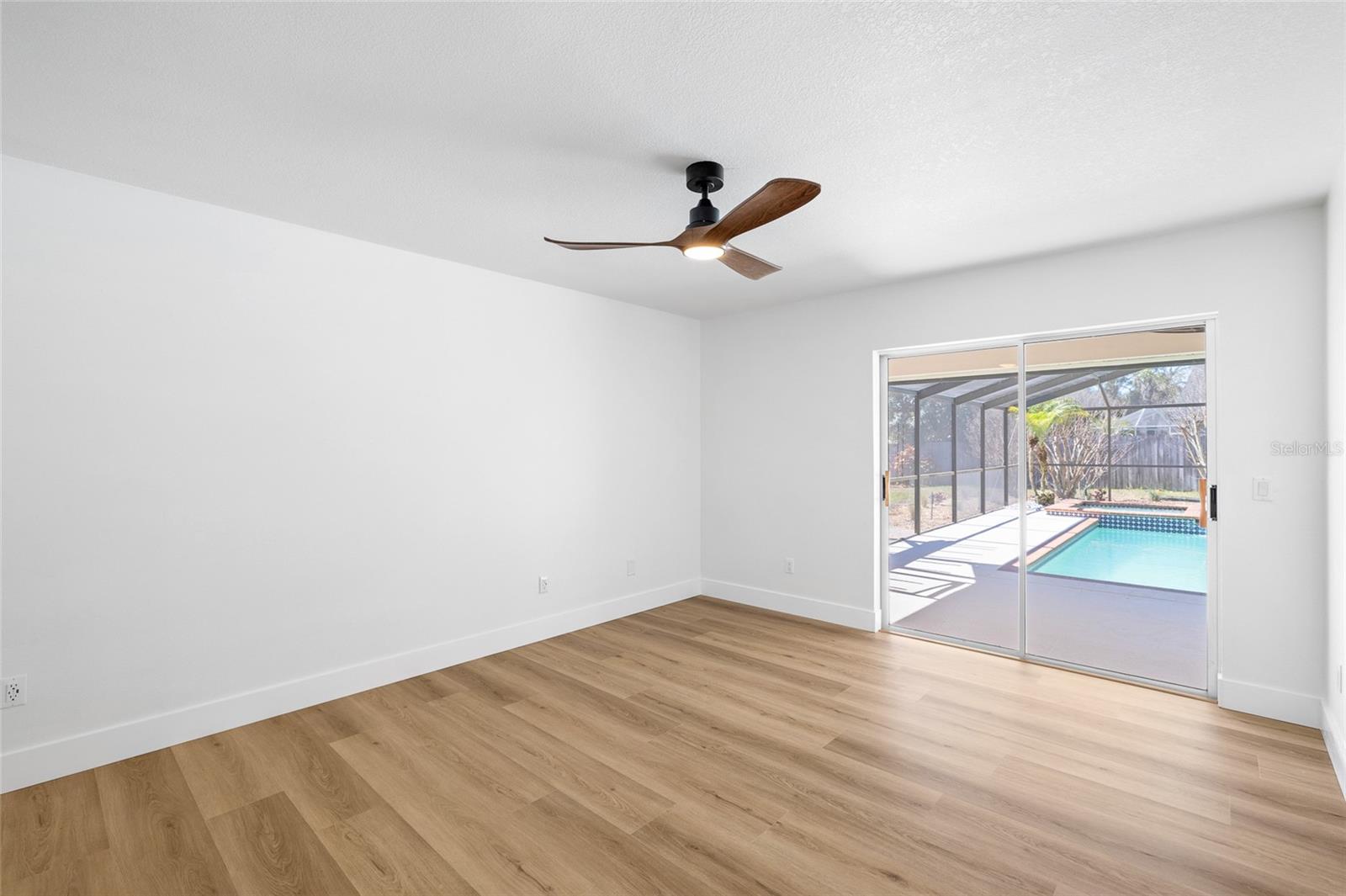 Image 38 of 78 For 512 Crystal Grove Boulevard