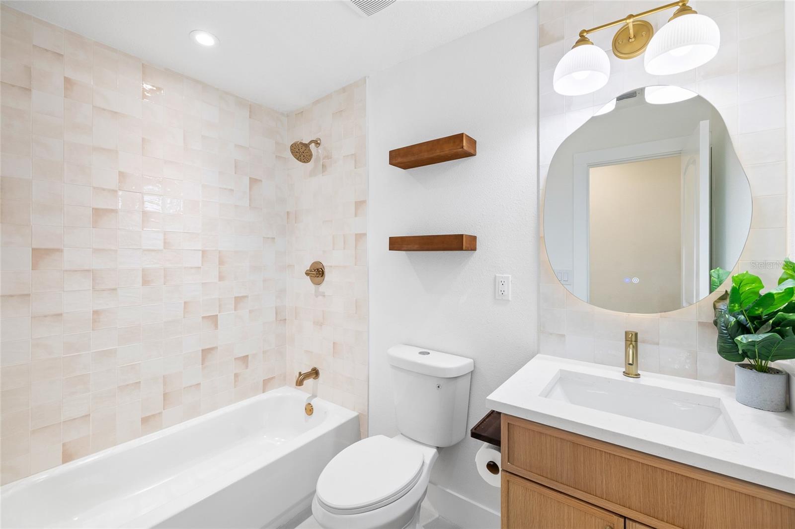 Image 40 of 78 For 512 Crystal Grove Boulevard