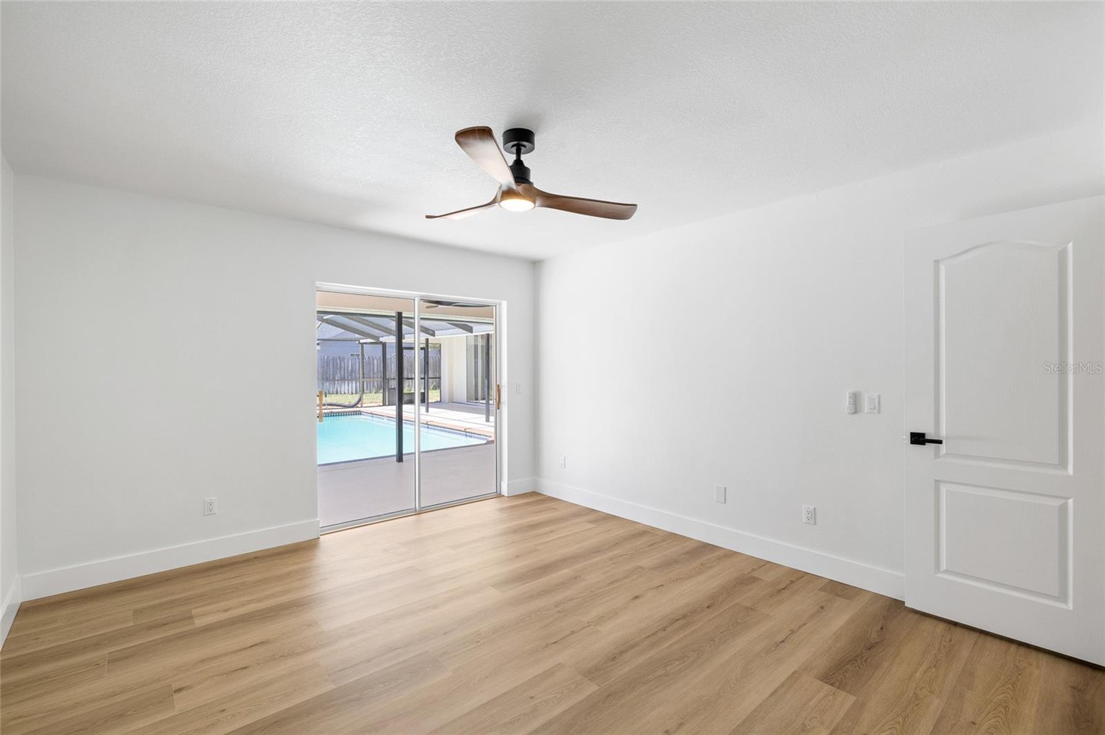 Image 41 of 78 For 512 Crystal Grove Boulevard