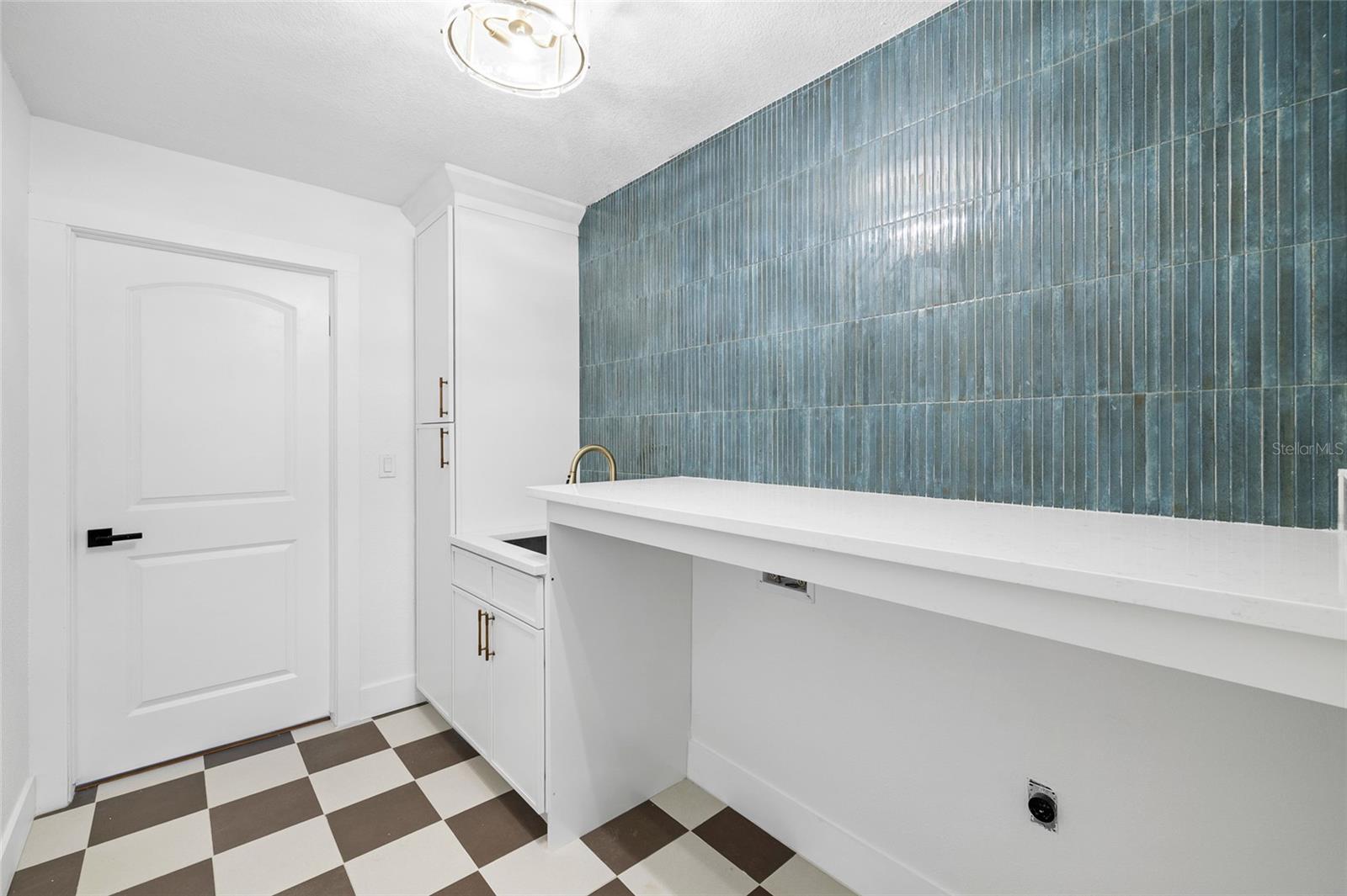 Image 47 of 78 For 512 Crystal Grove Boulevard