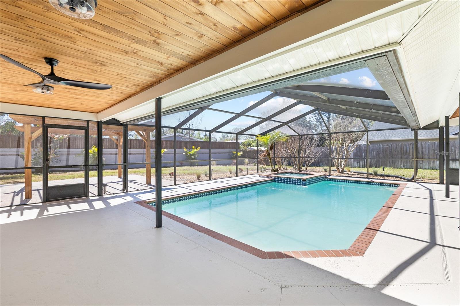 Image 51 of 78 For 512 Crystal Grove Boulevard