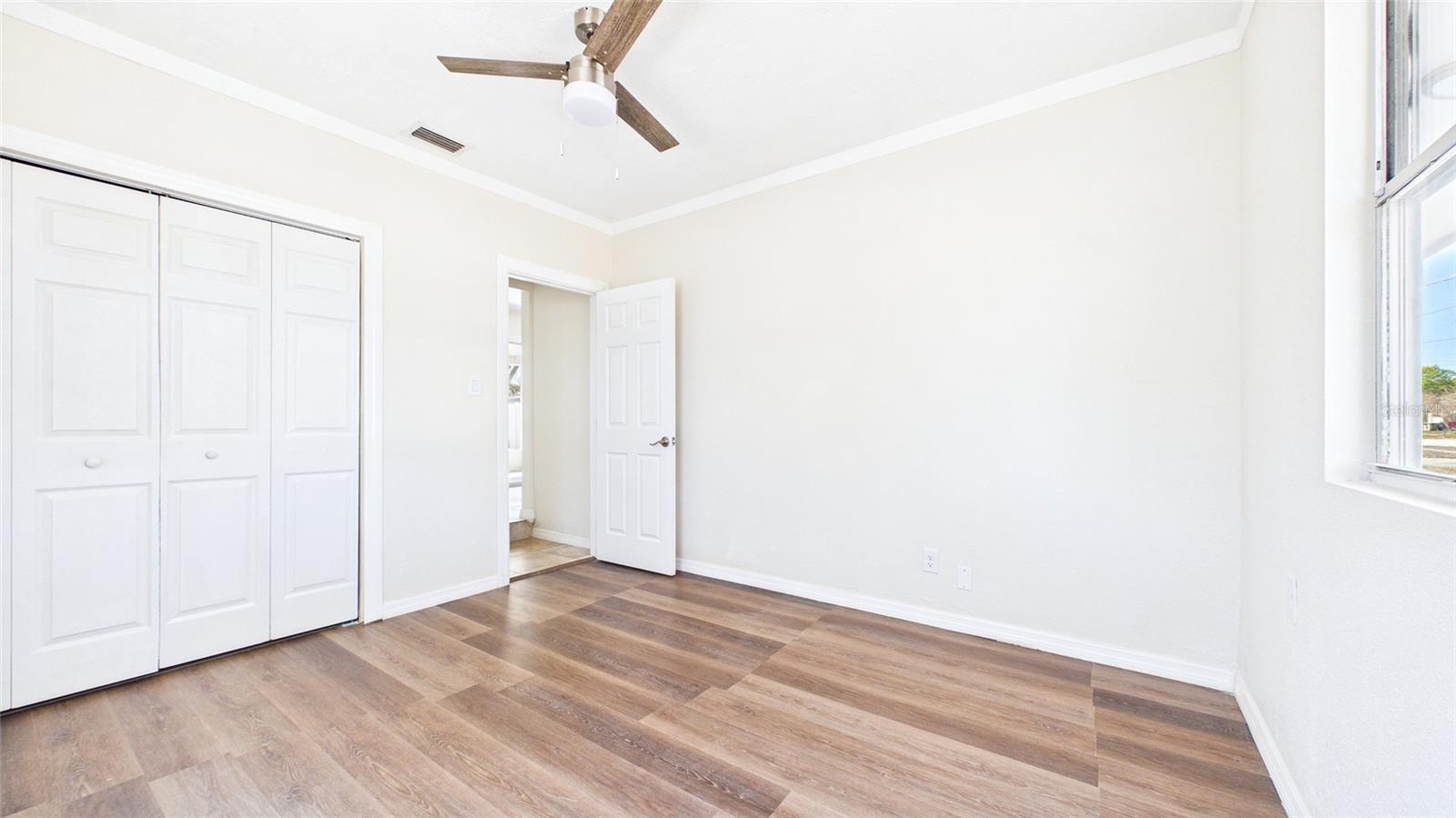 Image 16 of 48 For 4418 Fairview Heights