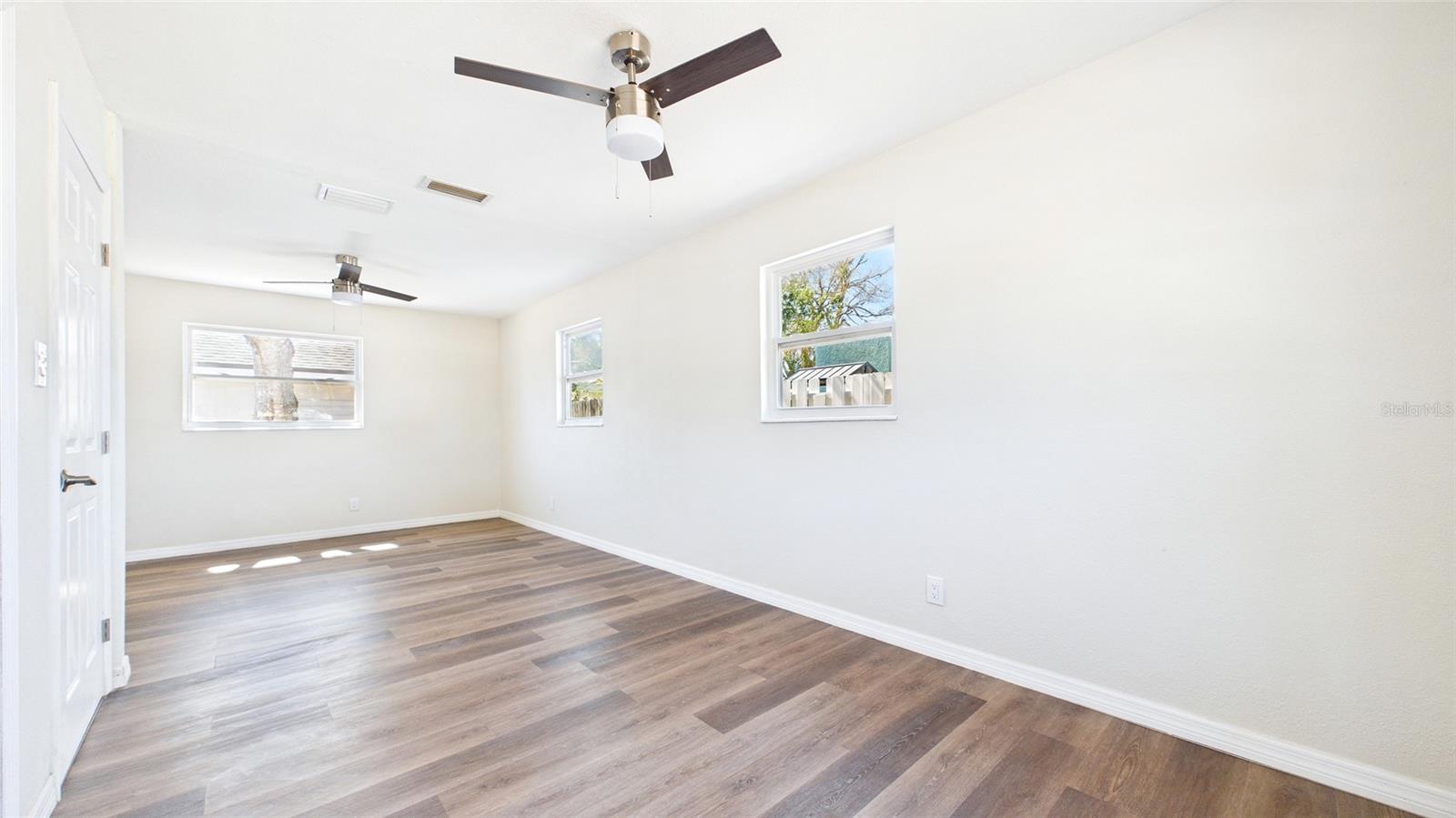 Image 19 of 48 For 4418 Fairview Heights