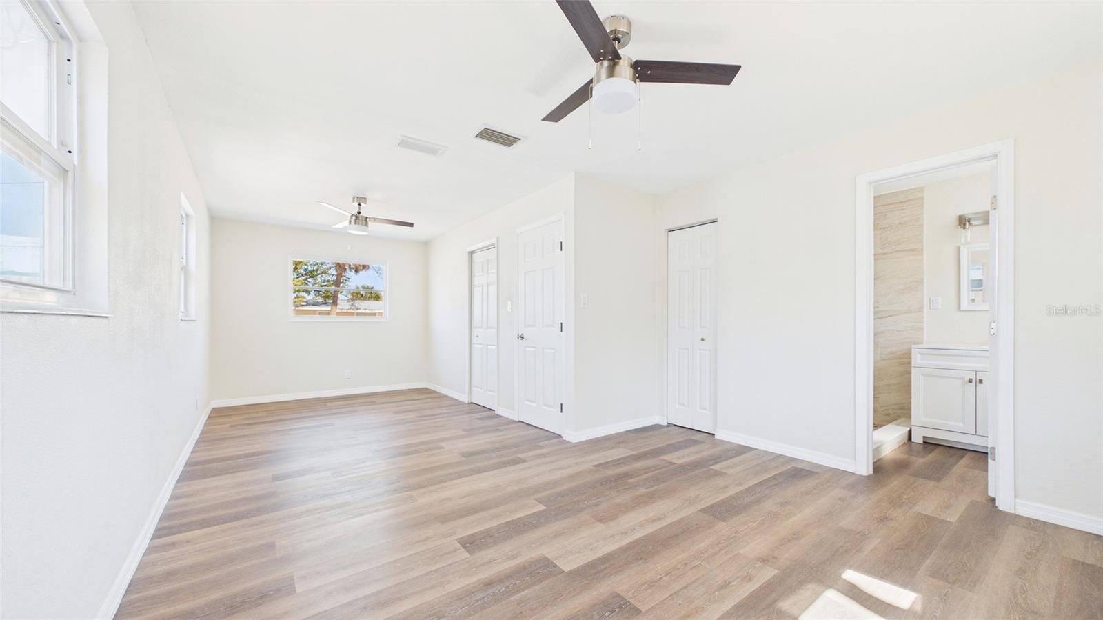 Image 21 of 48 For 4418 Fairview Heights