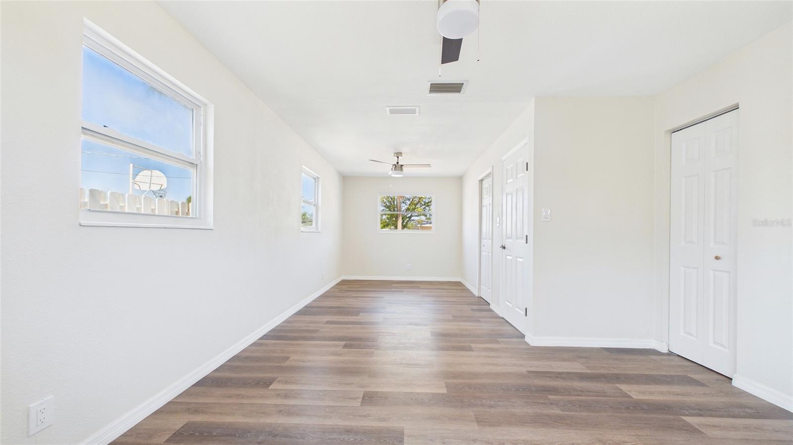 Image 23 of 48 For 4418 Fairview Heights