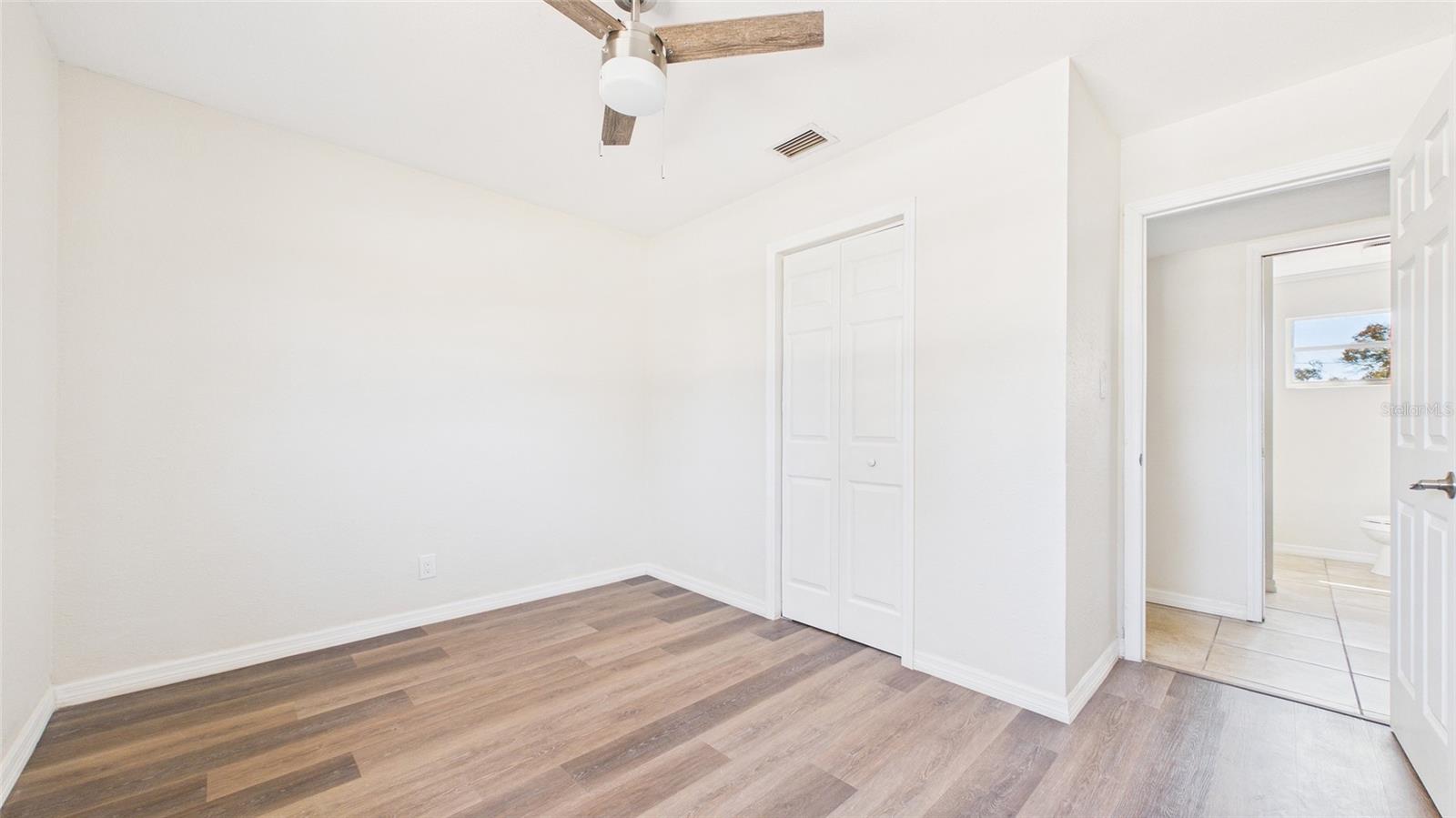 Image 27 of 48 For 4418 Fairview Heights