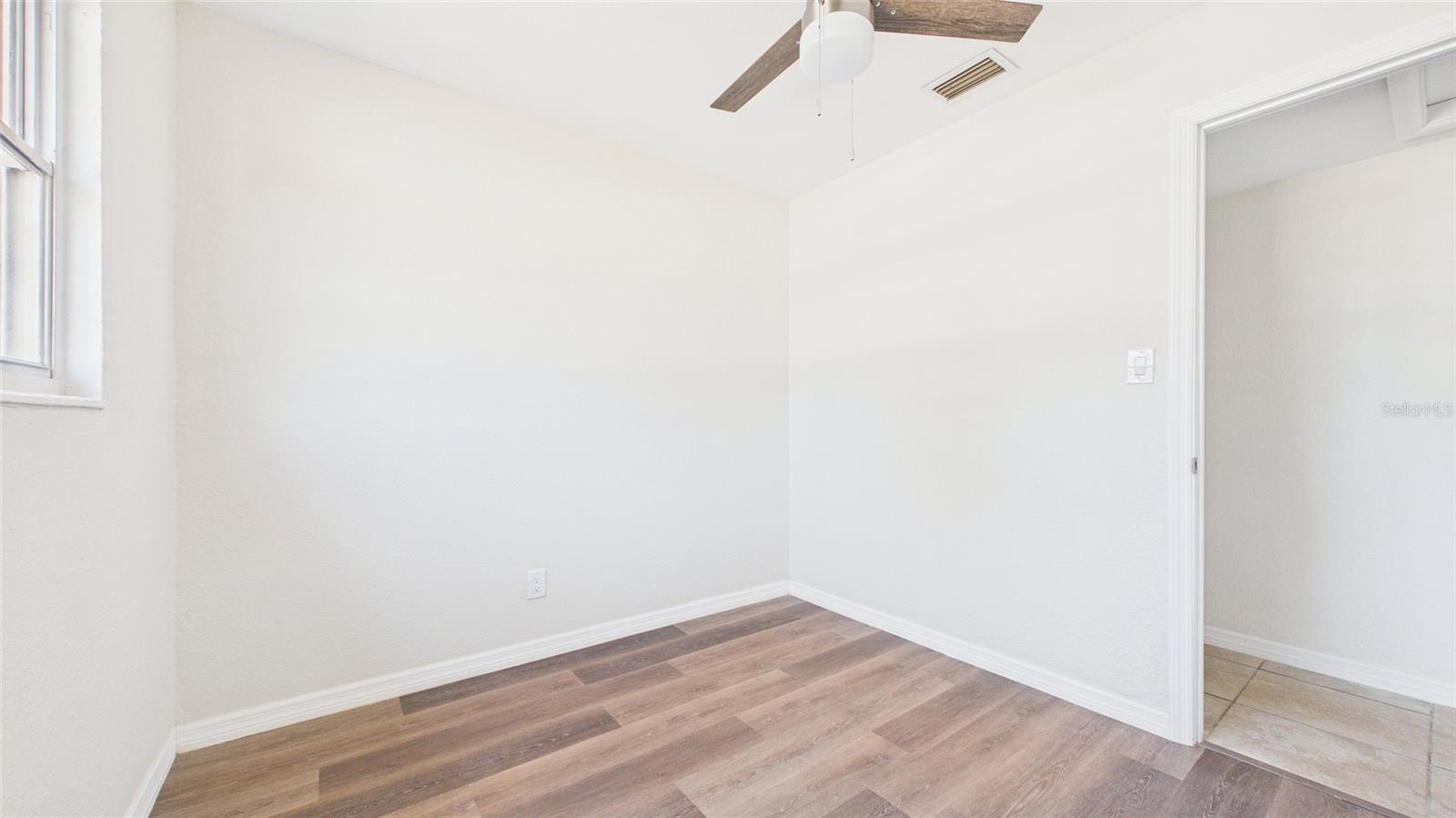 Image 33 of 48 For 4418 Fairview Heights