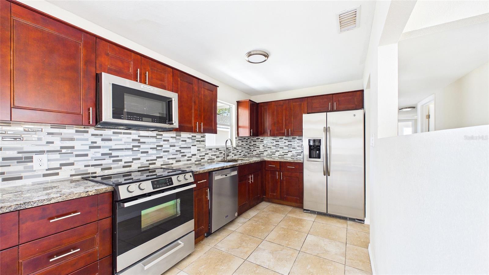 Image 9 of 48 For 4418 Fairview Heights