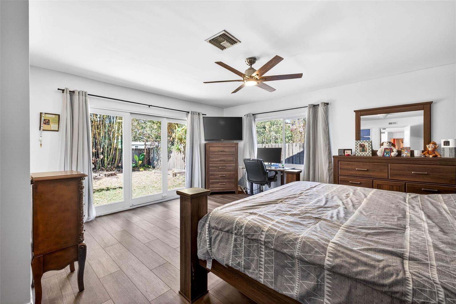 Image 21 of 38 For 12322 Rome Avenue