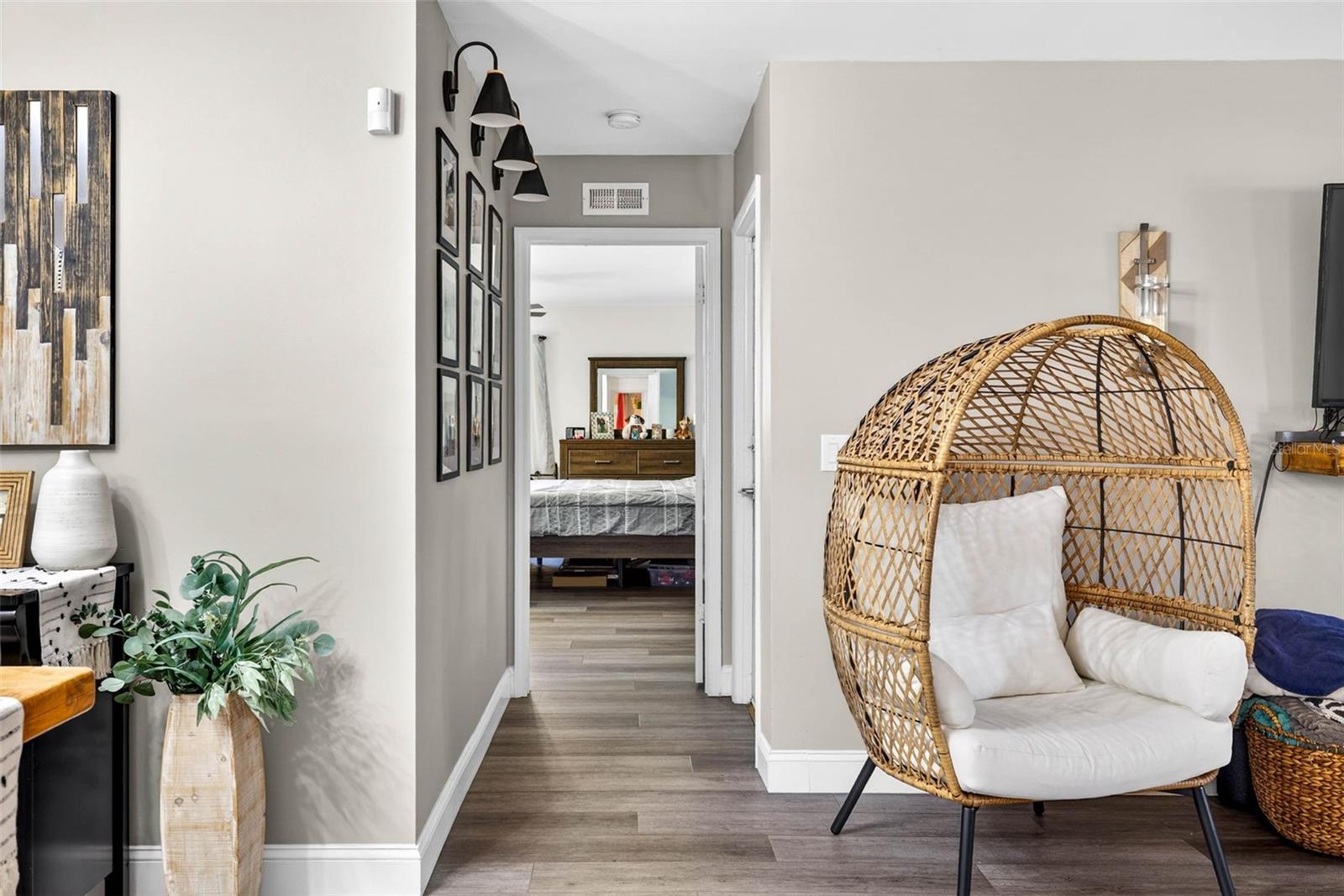 Image 29 of 38 For 12322 Rome Avenue