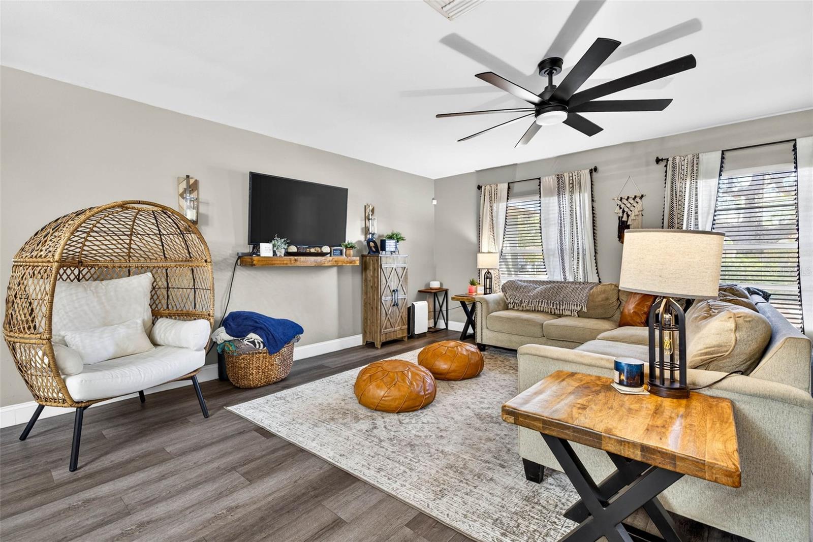 Image 3 of 38 For 12322 Rome Avenue